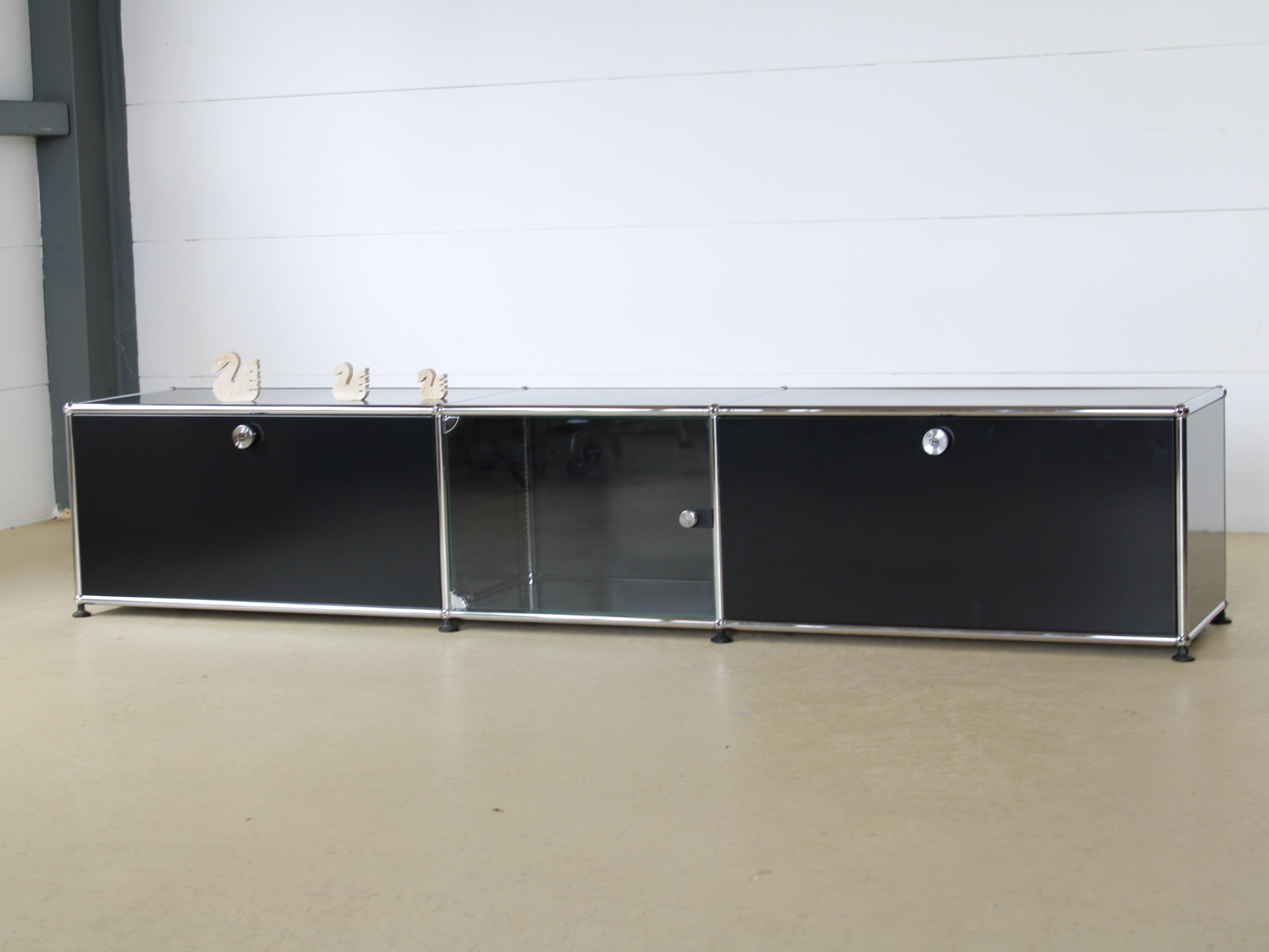 USM Lowbaord in Schwarz