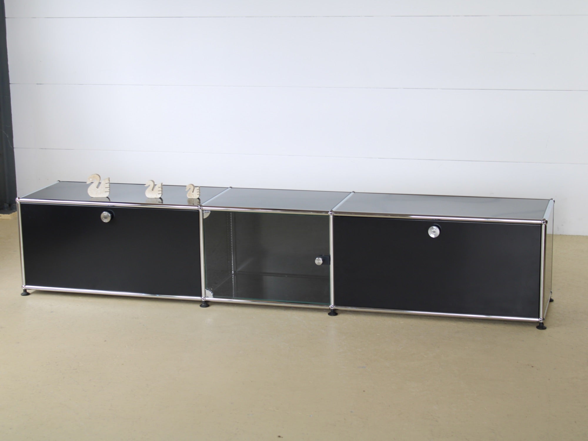 USM Lowbaord in Schwarz