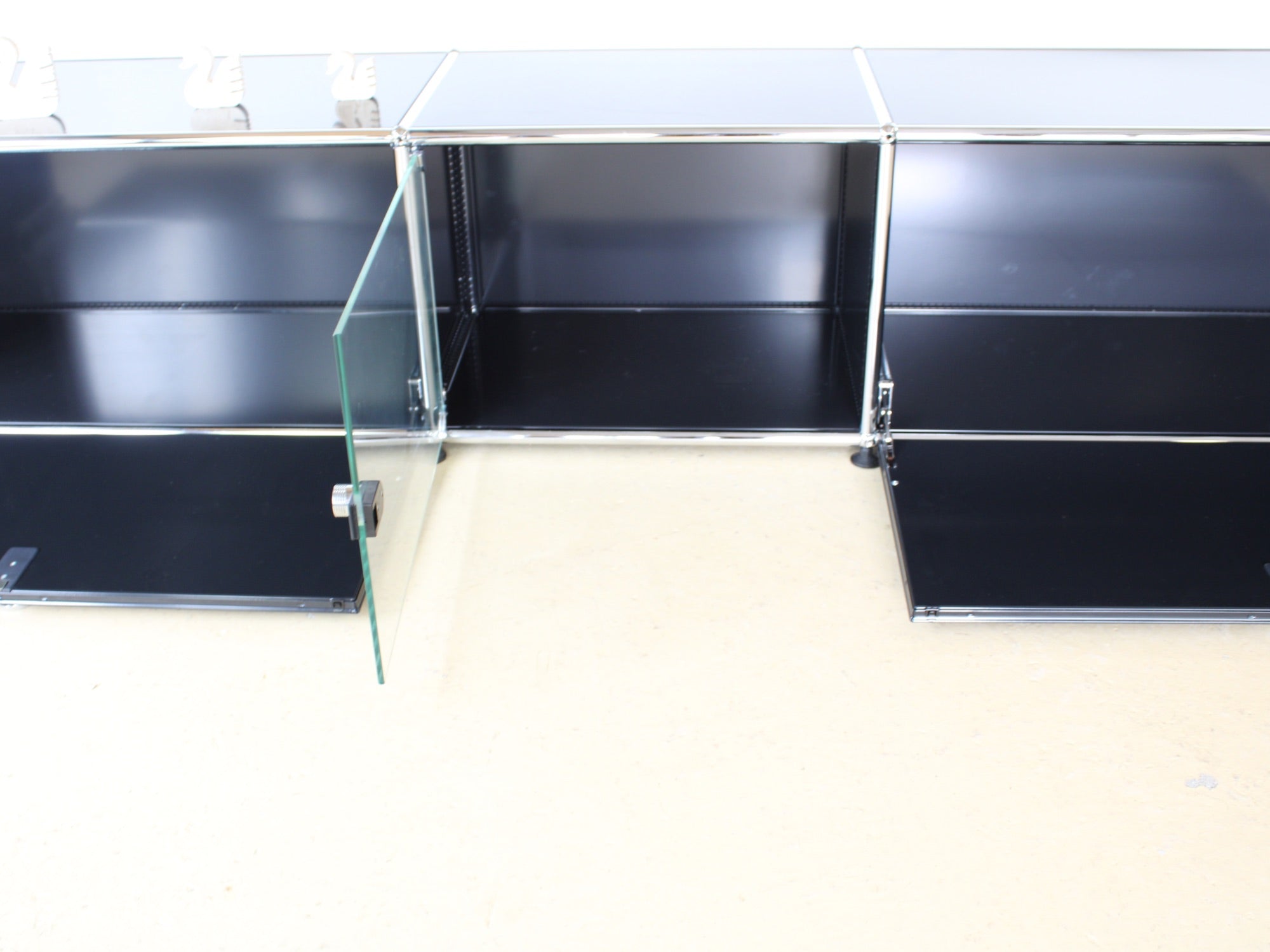 USM Lowbaord in Schwarz