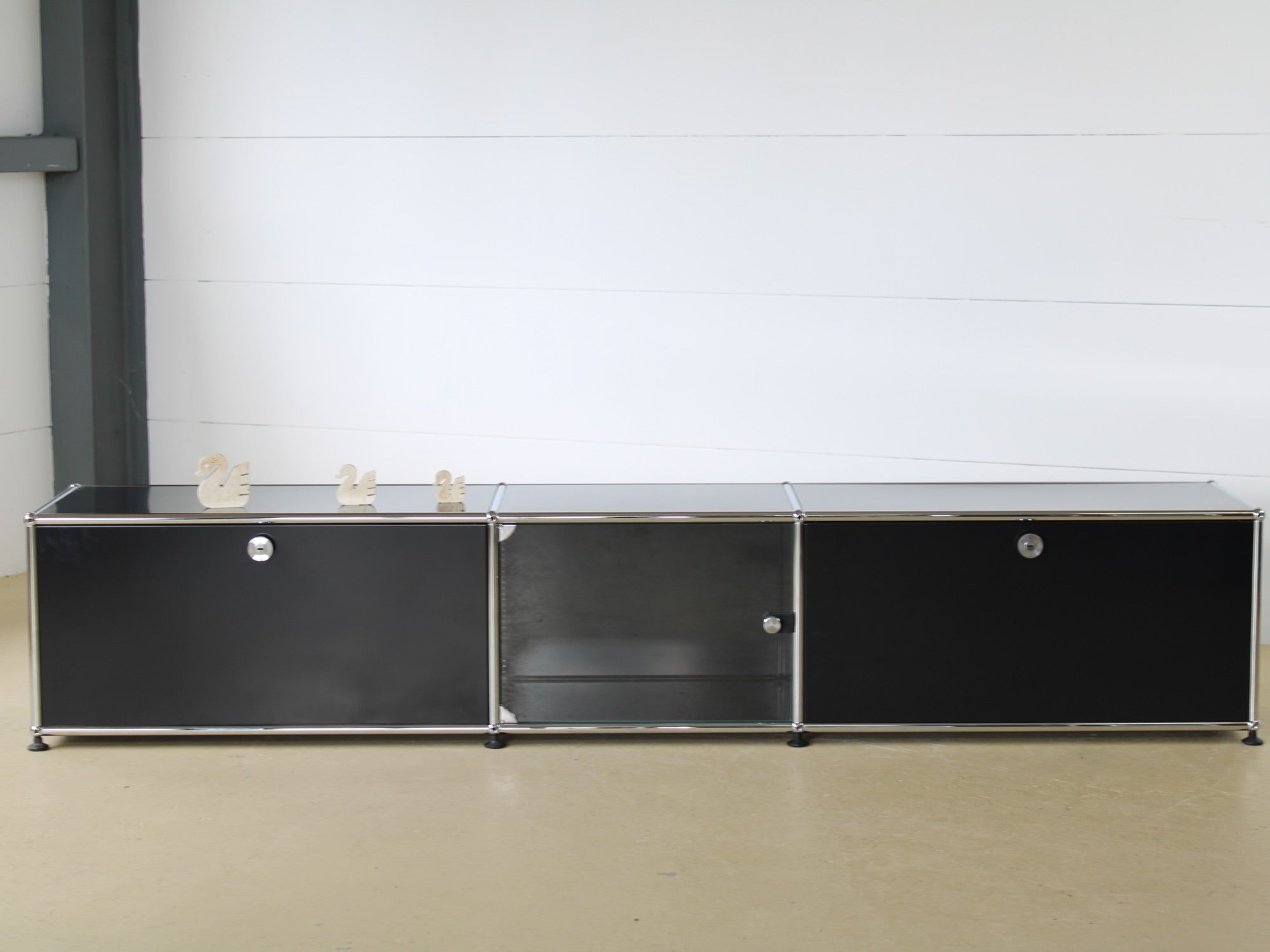 USM Lowbaord in Schwarz