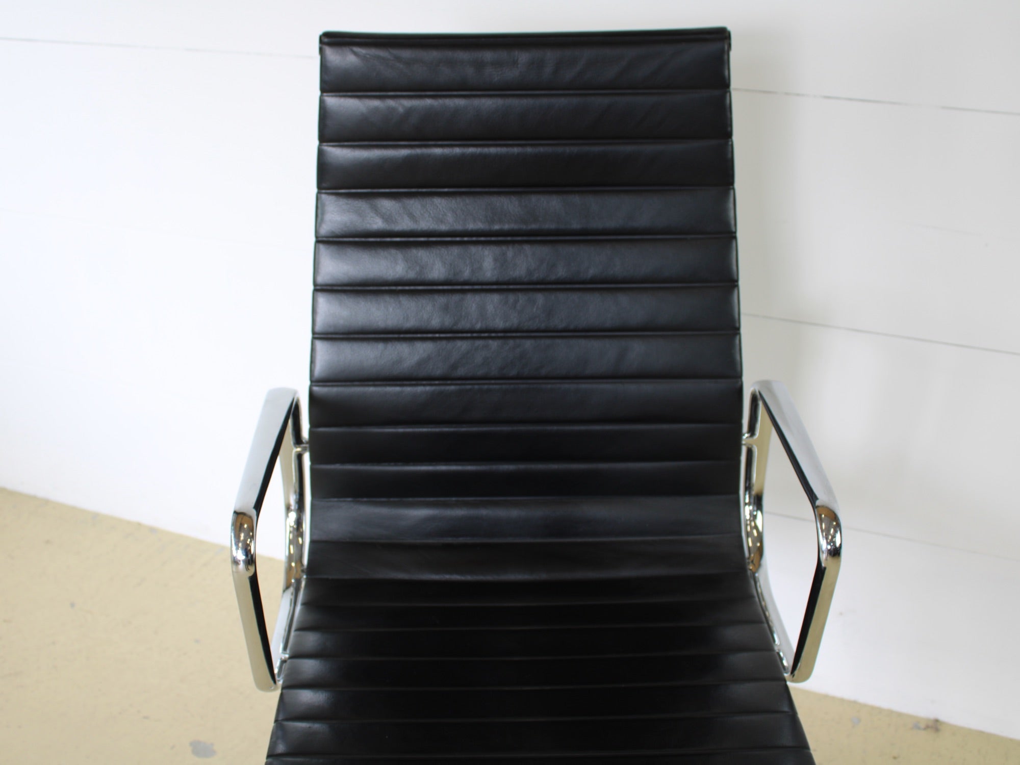 Vitra Eames Bürostuhl EA119