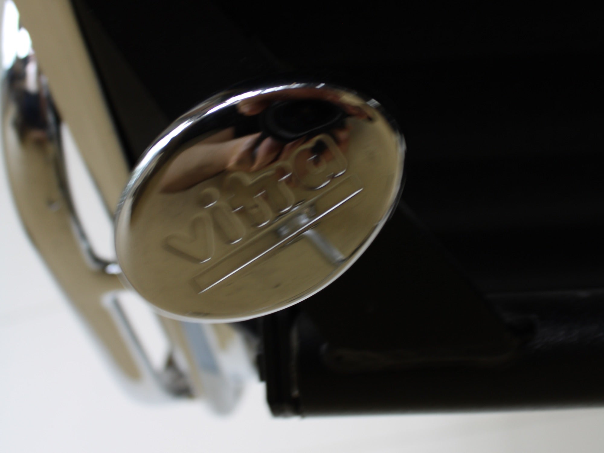 Vitra Eames Bürostuhl EA119