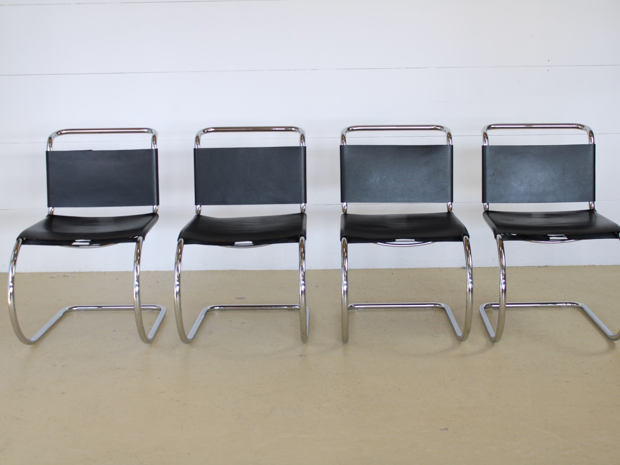 Mies van der Rohe Stühle von Knoll