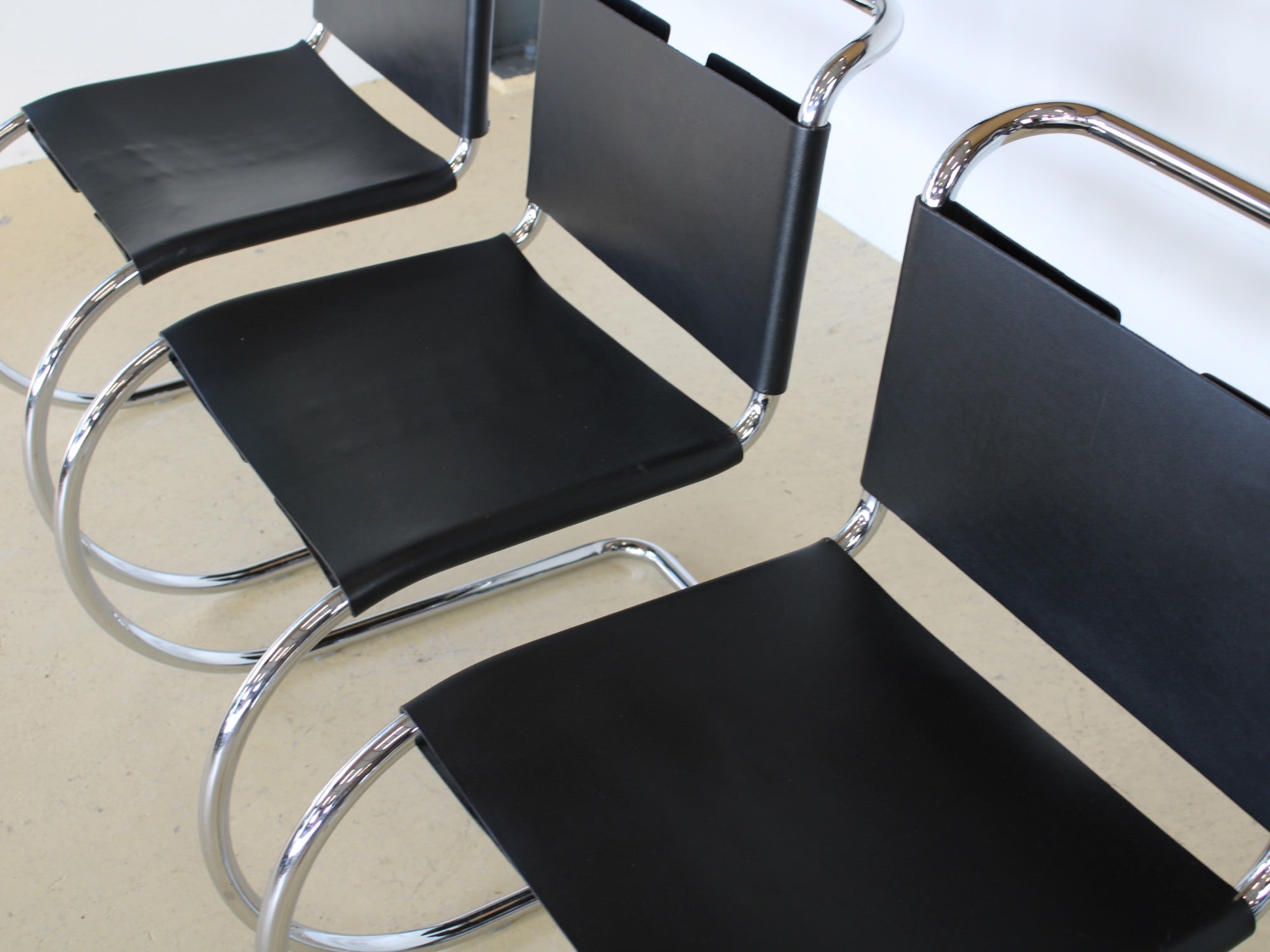 Mies van der Rohe Stühle von Knoll