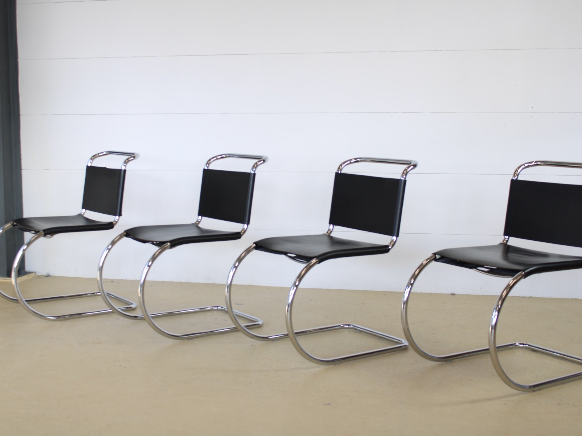 Mies van der Rohe Stühle von Knoll