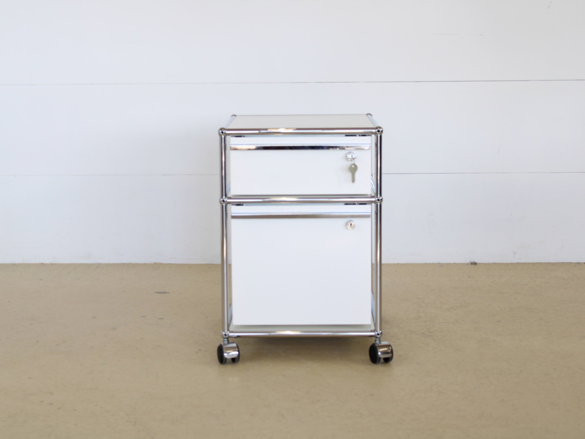 USM Roll-Korpus in Reinweiss