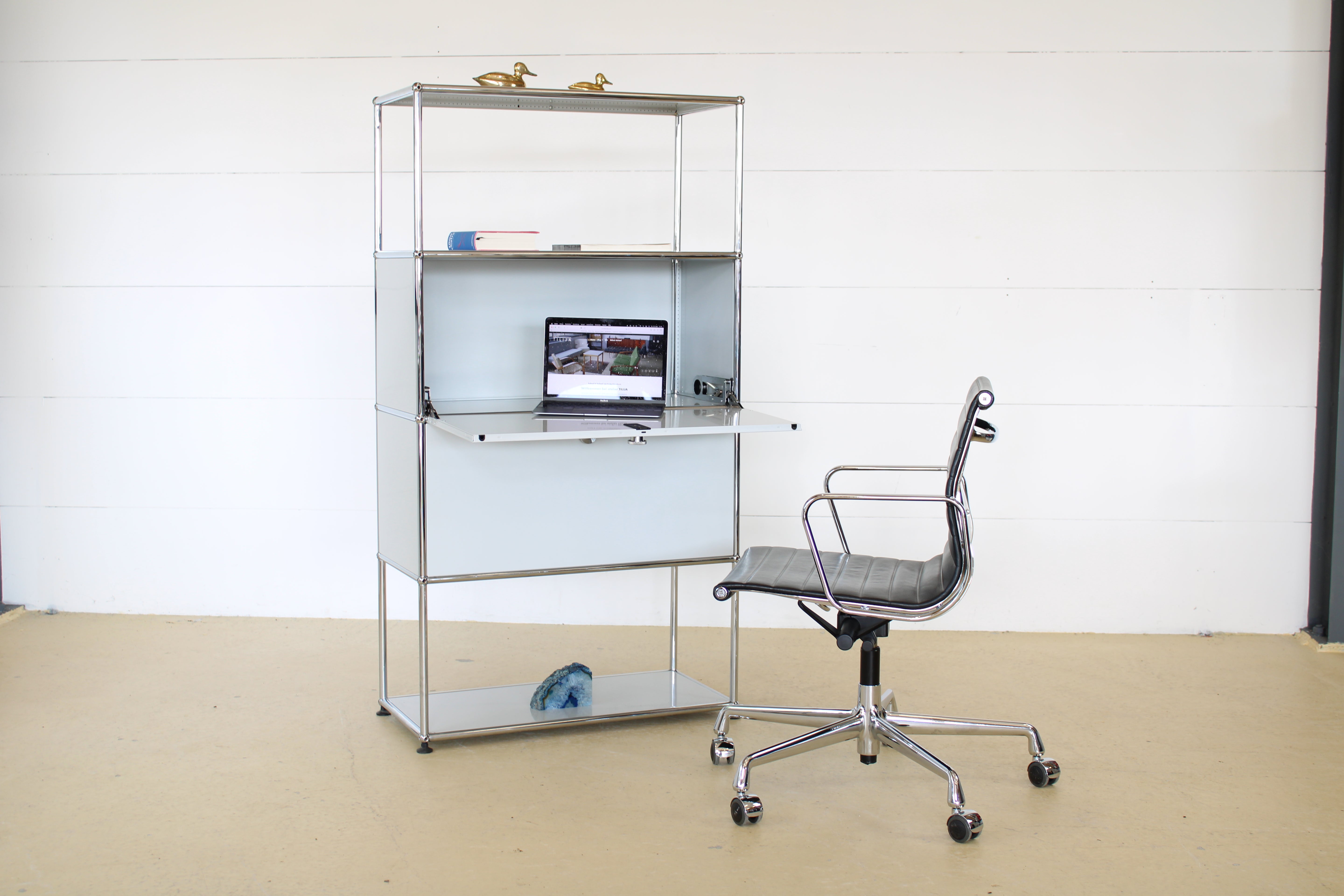 USM Haller Highboard, Schreibtisch in Lichtgrau