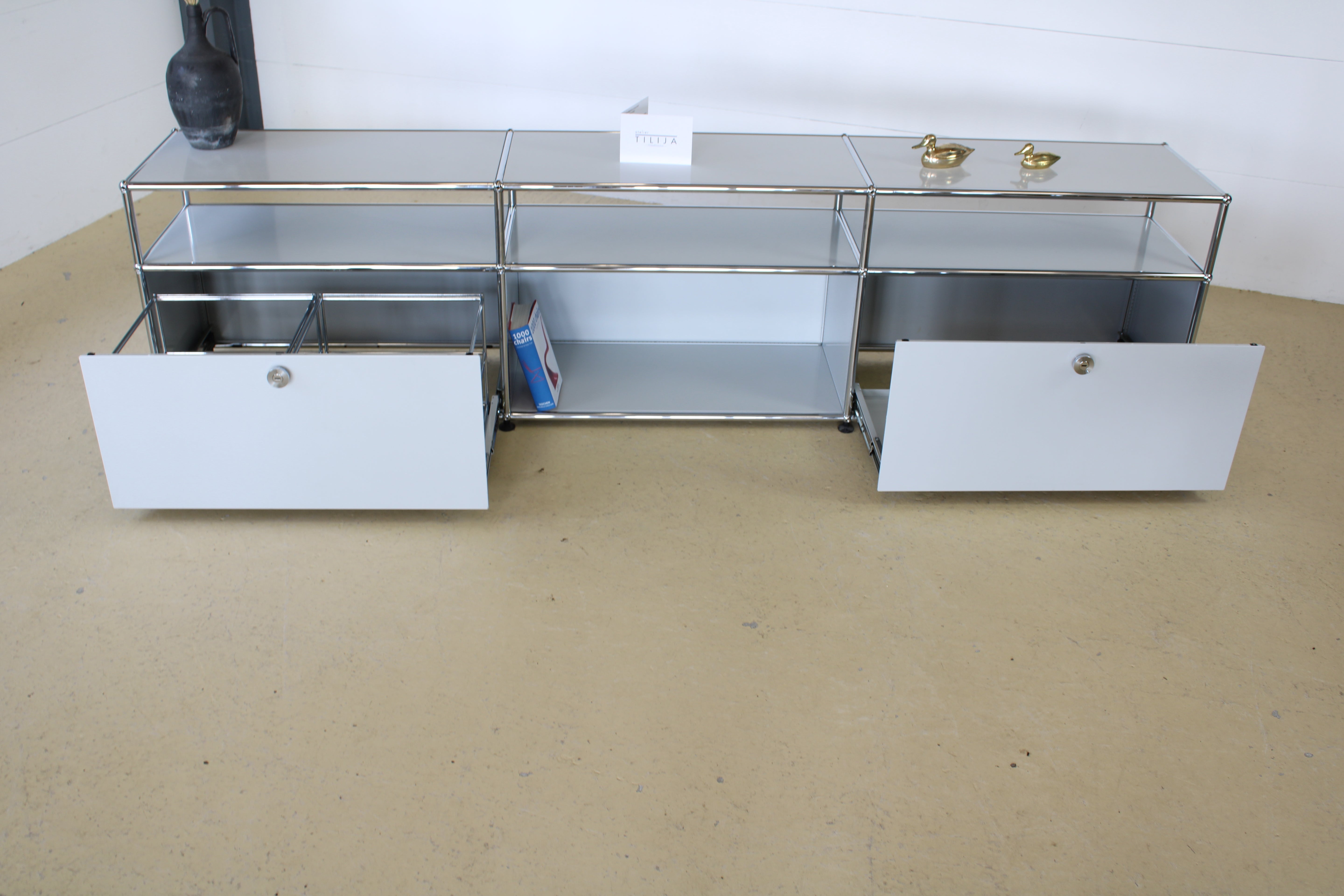 USM Lowboard in Lichtgrau