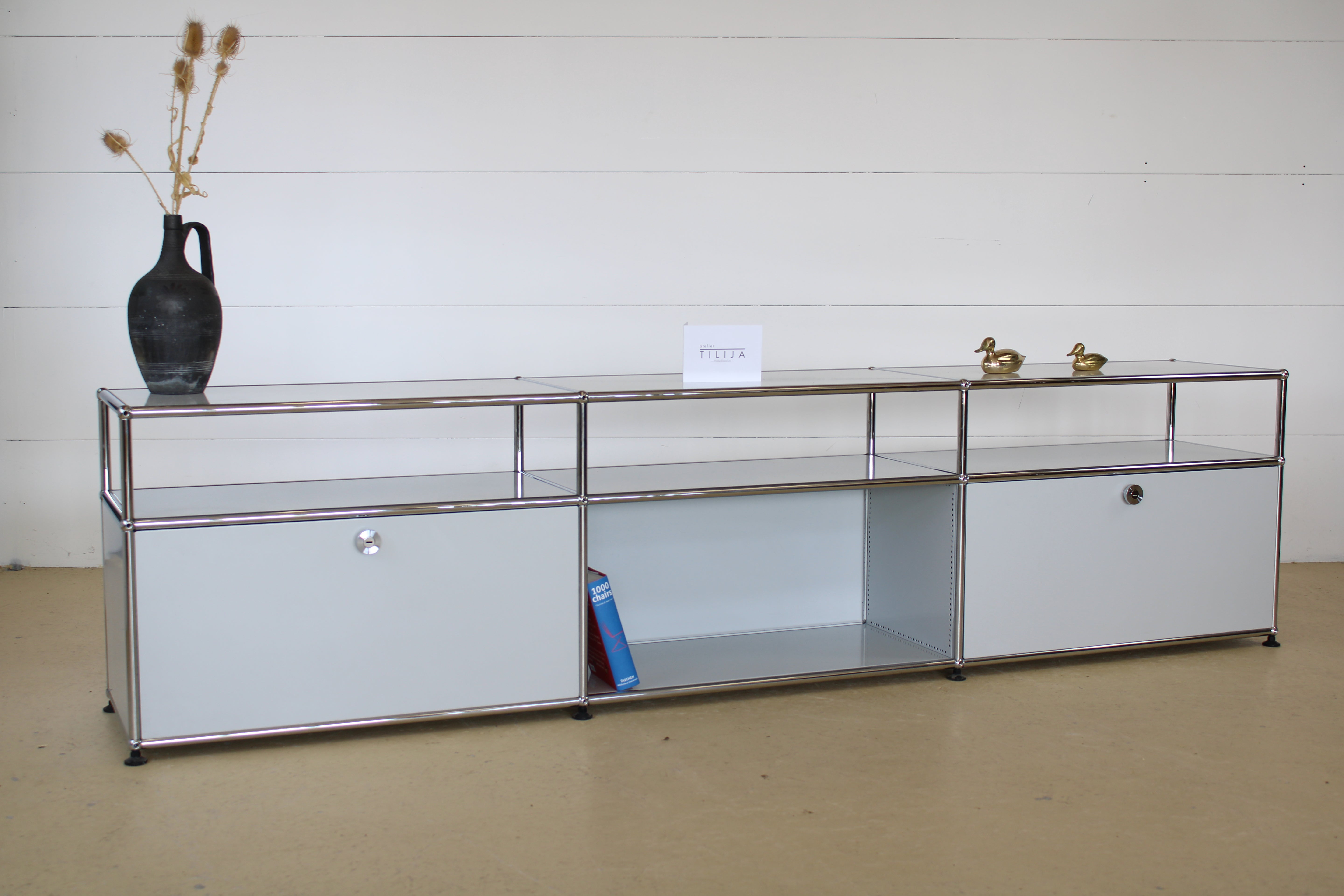 USM Lowboard in Lichtgrau