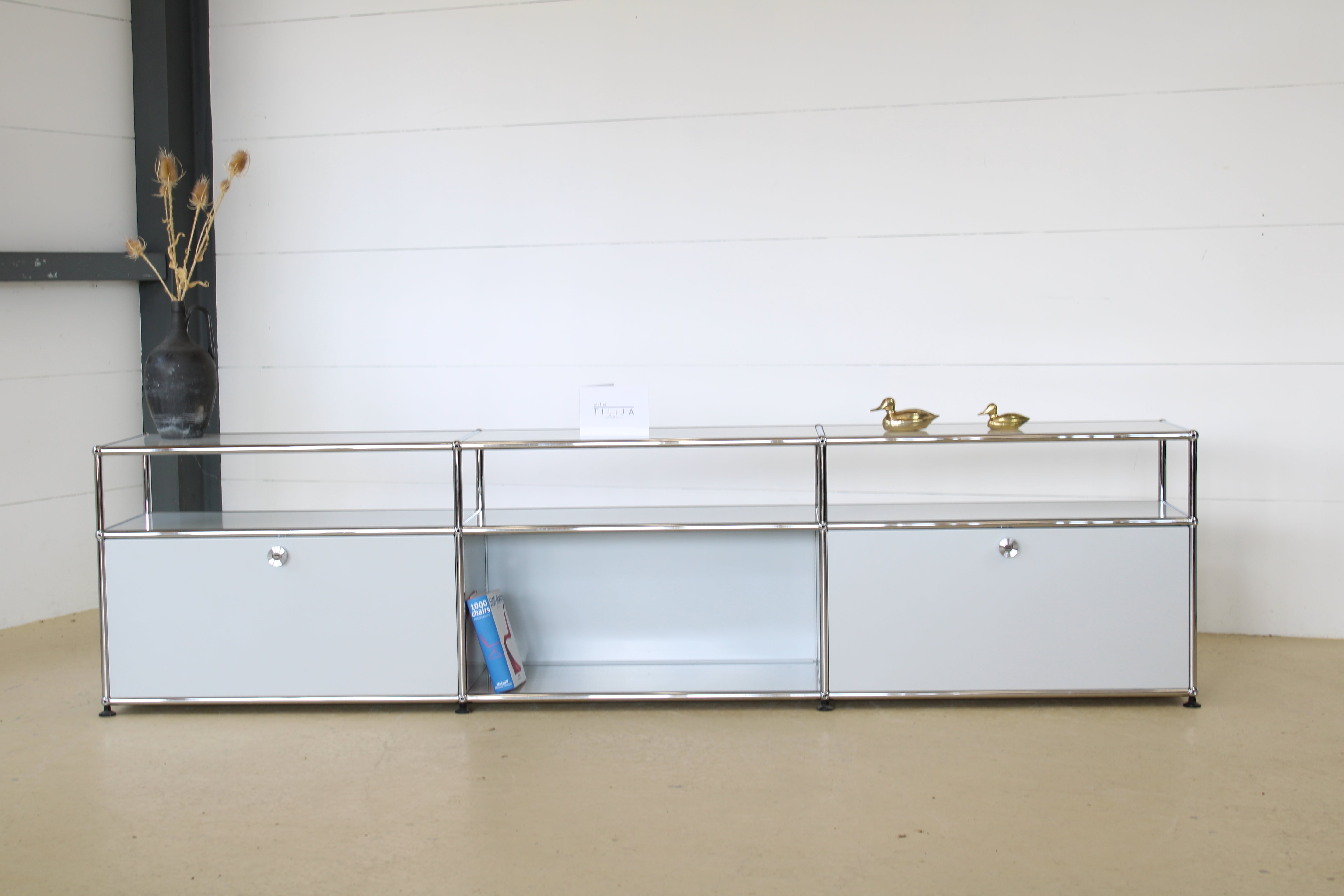 USM Lowboard in Lichtgrau