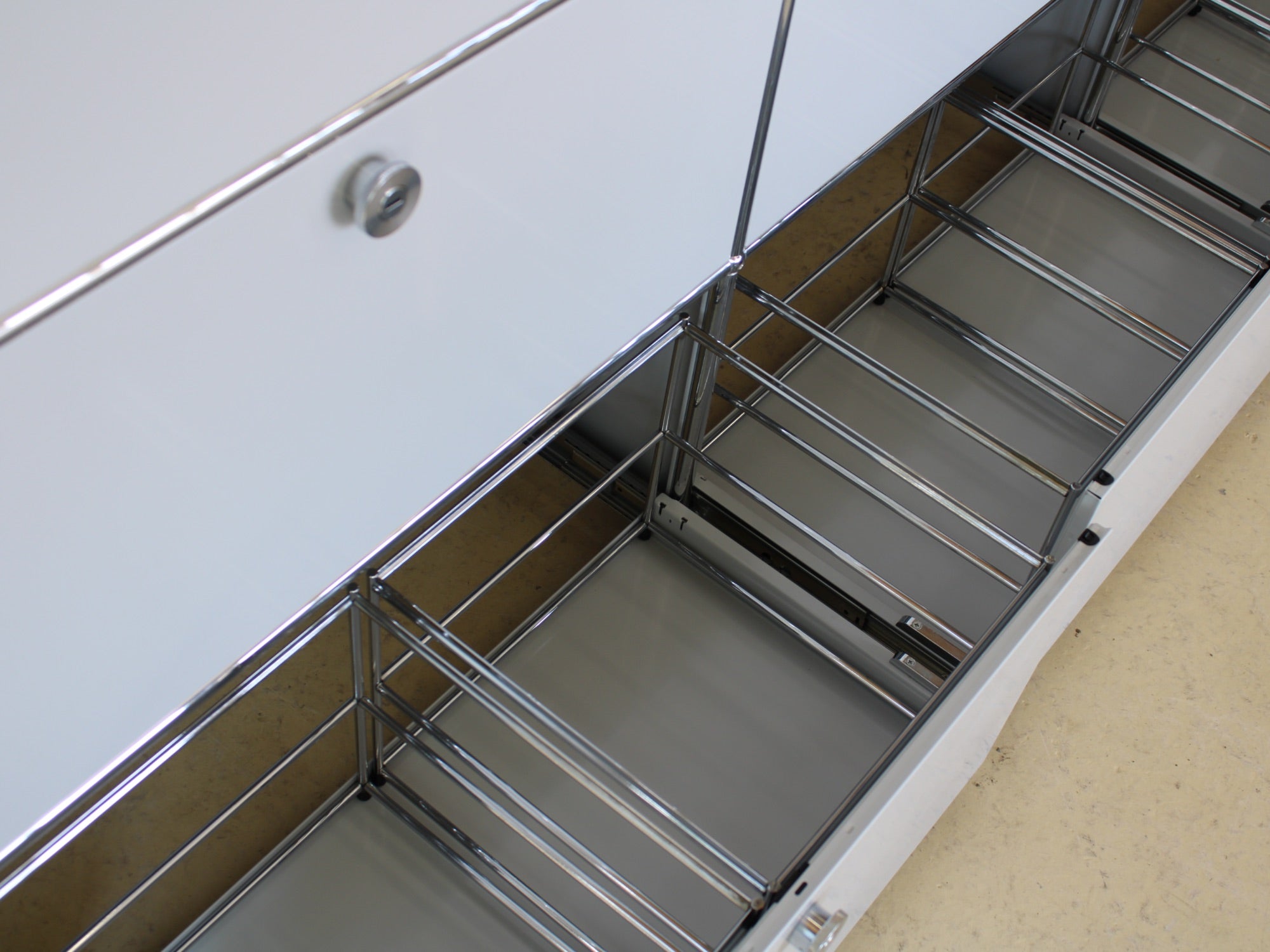 USM Haller Sideboard in Lichtgrau 3x3