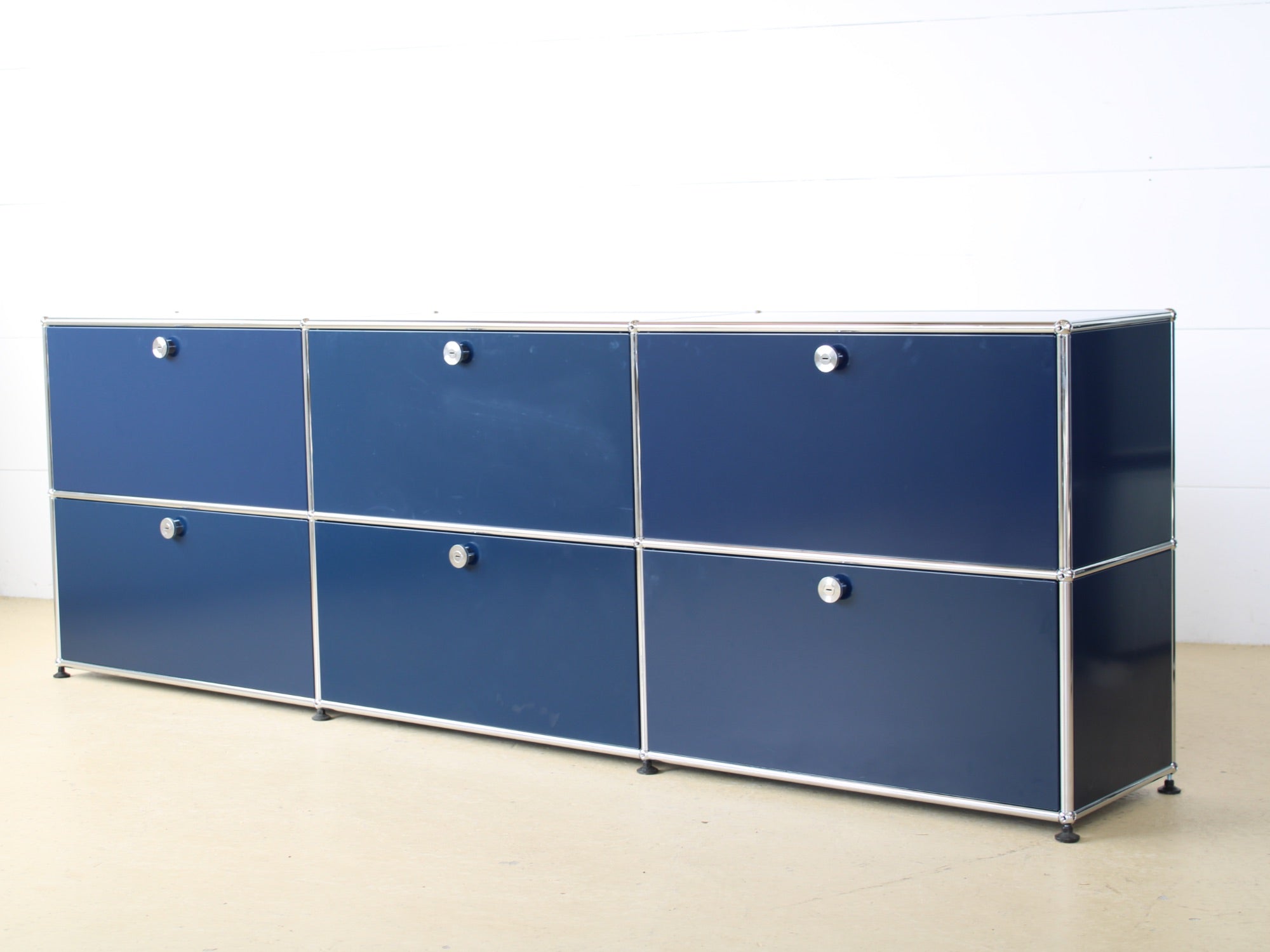 USM Haller Sideboard in Stahlblau