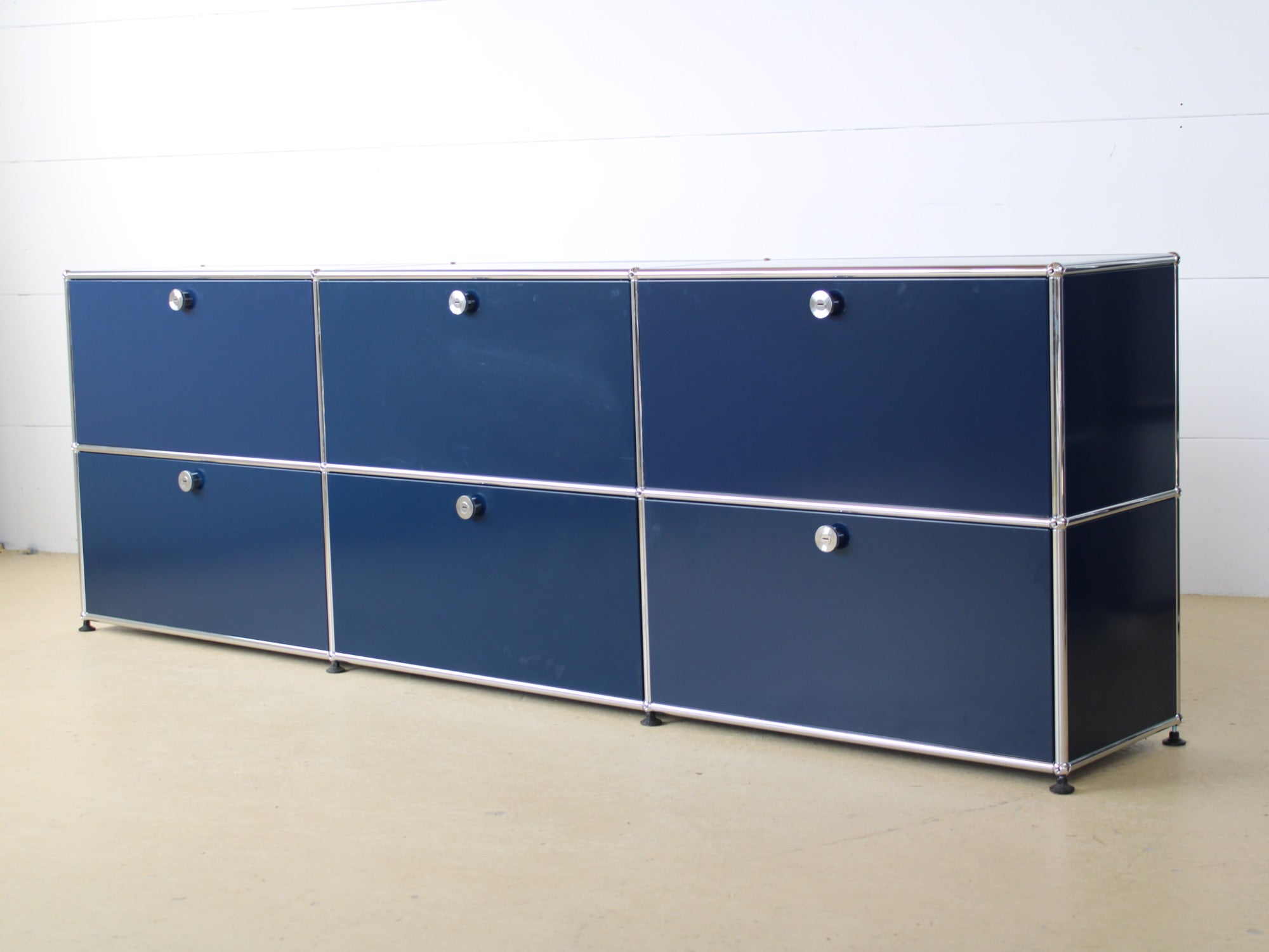 USM Haller Sideboard in Stahlblau