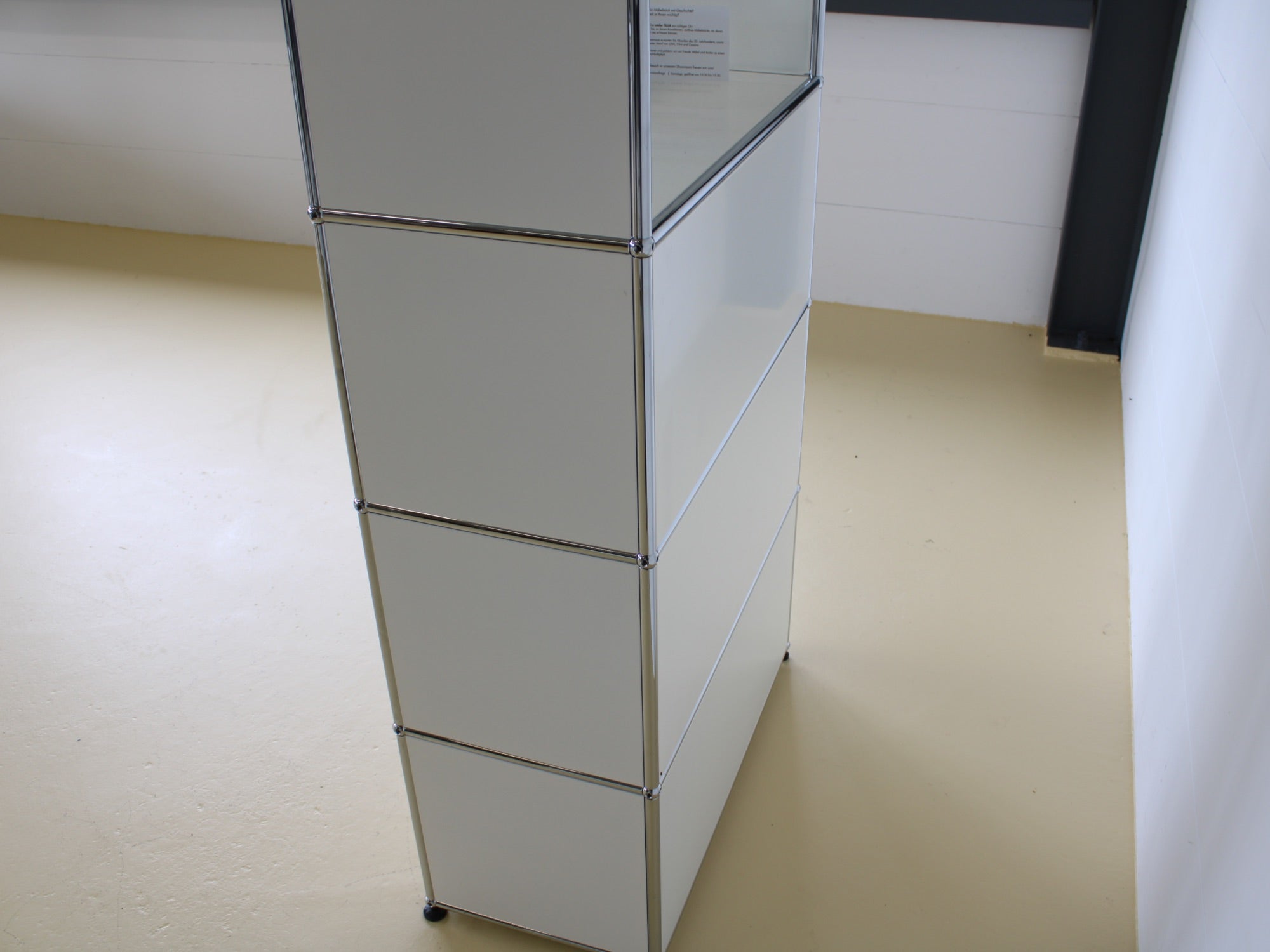 USM Highboard in Reinweiss