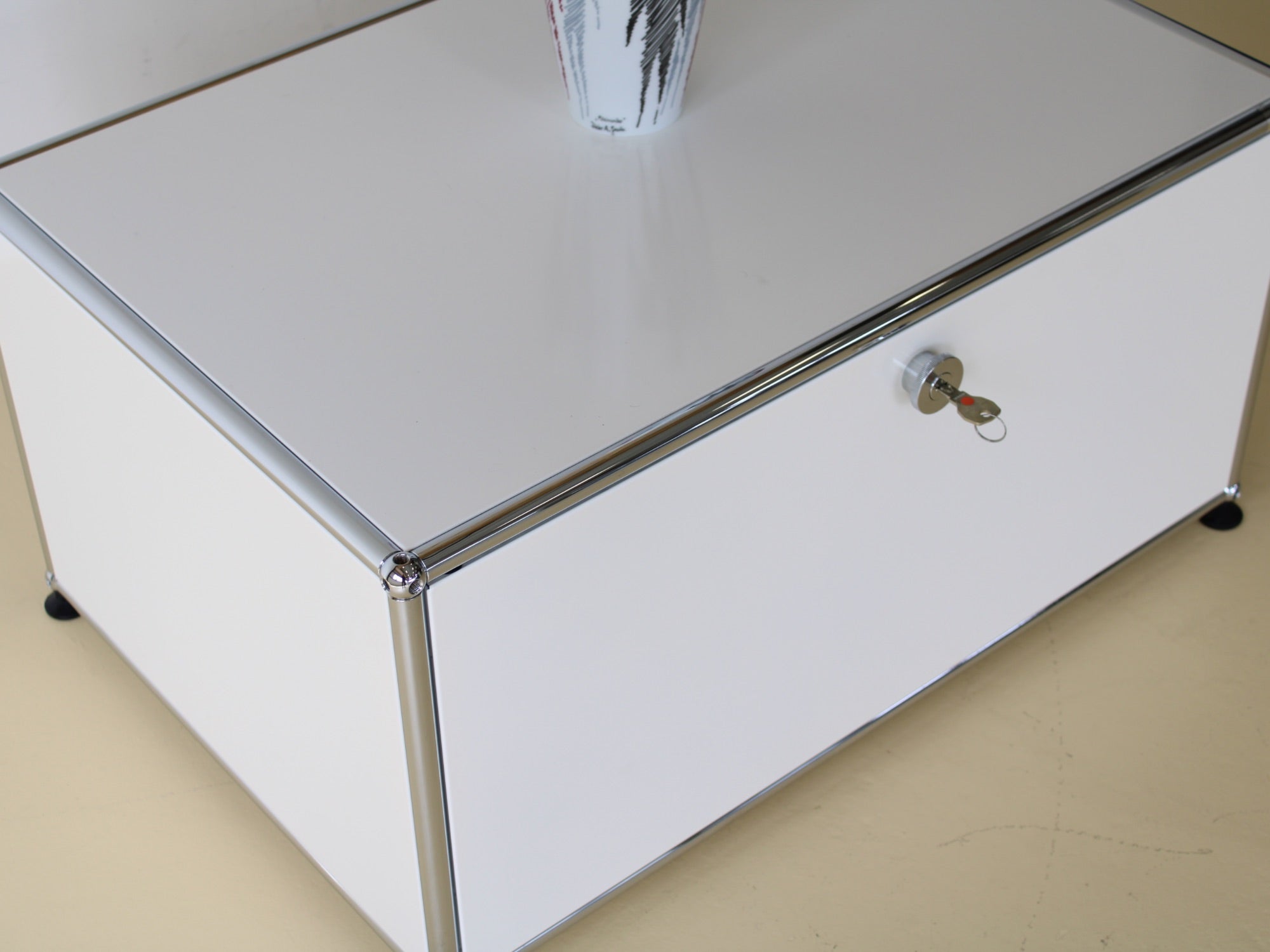 USM Haller Sideboard Reinweiss