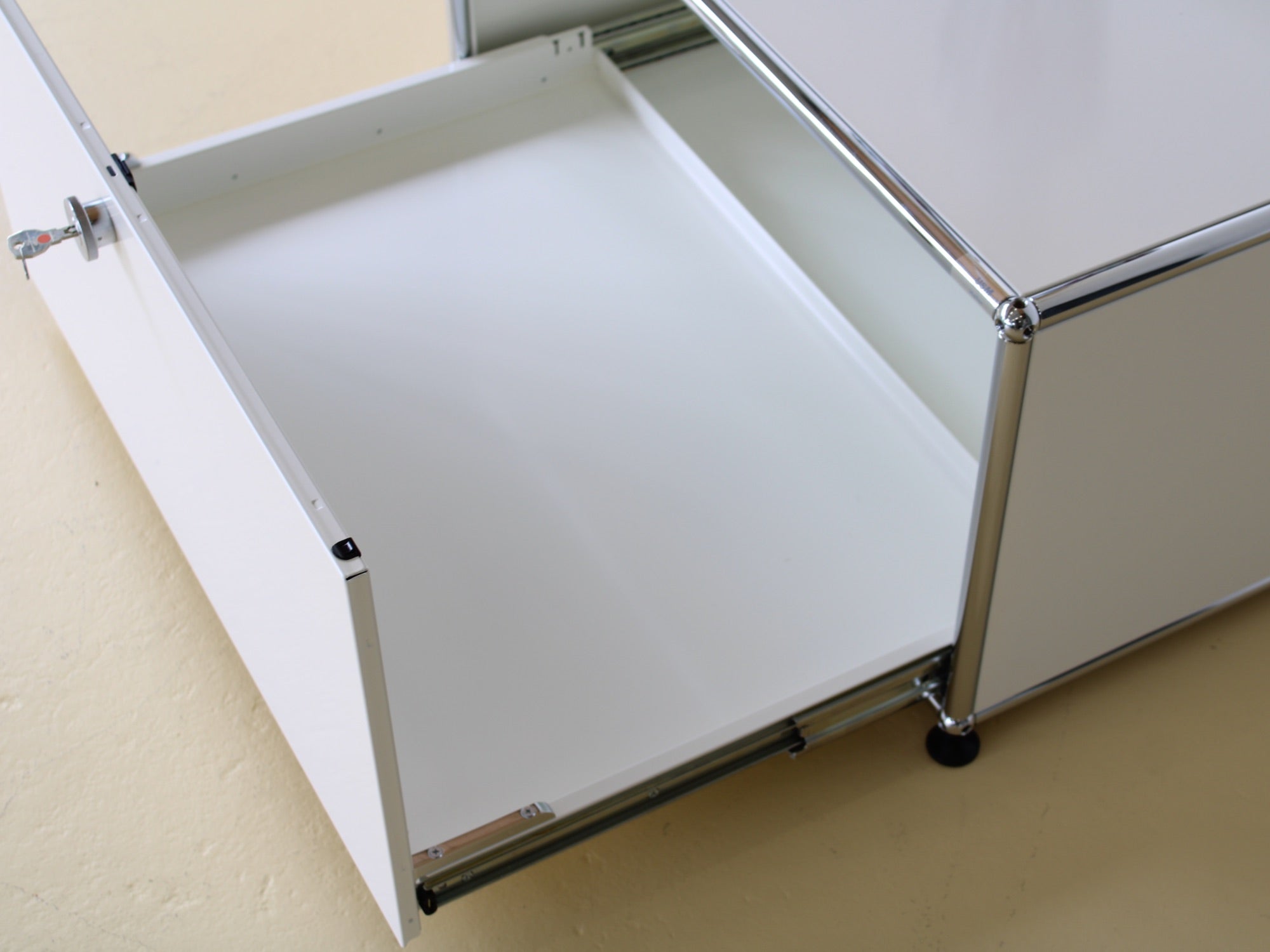 USM Haller Sideboard Reinweiss