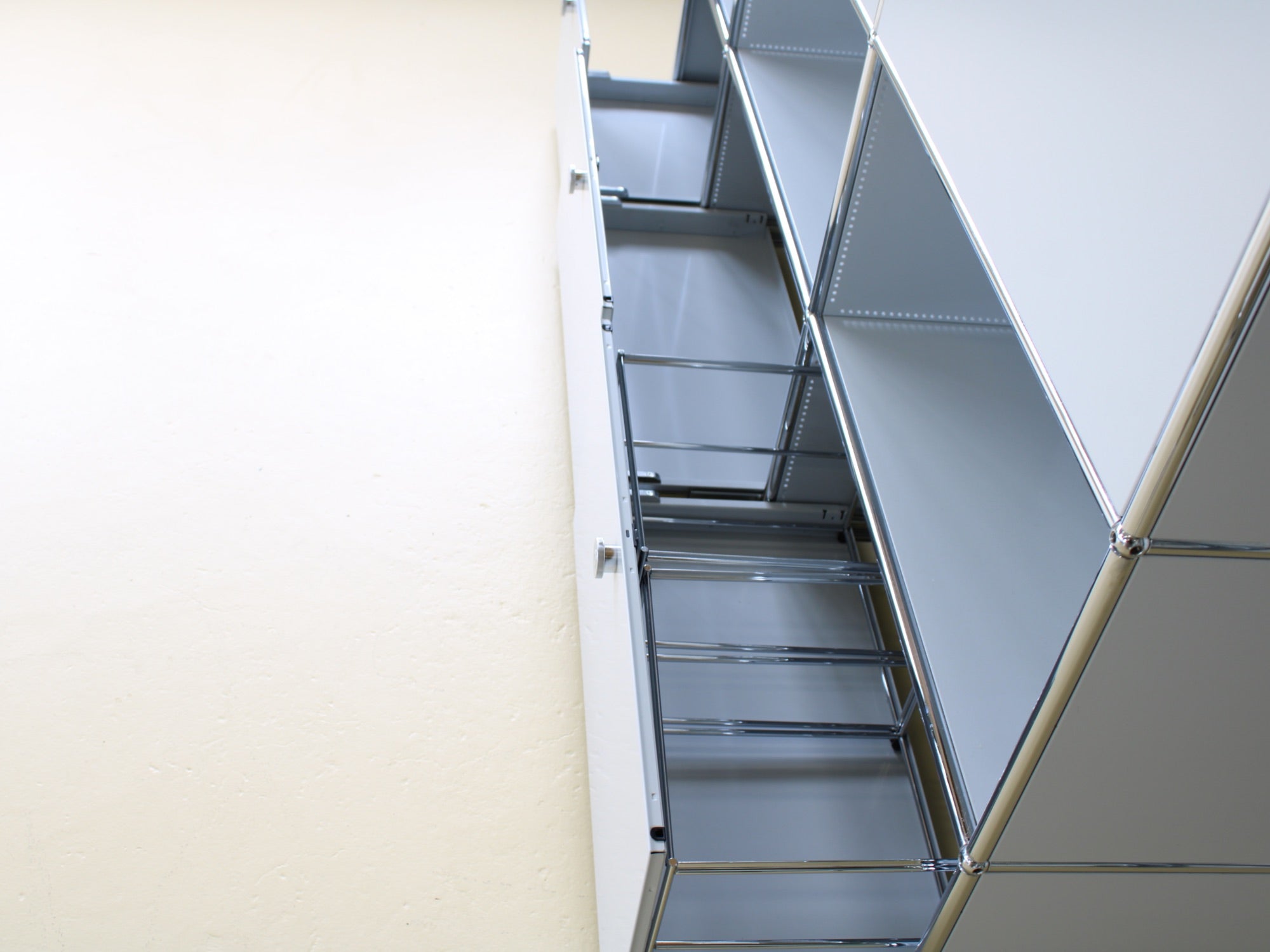 USM Haller Sideboard in Lichtgrau