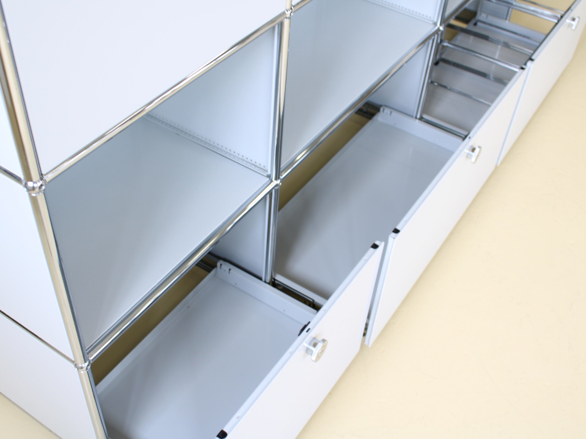 USM Haller Sideboard in Lichtgrau