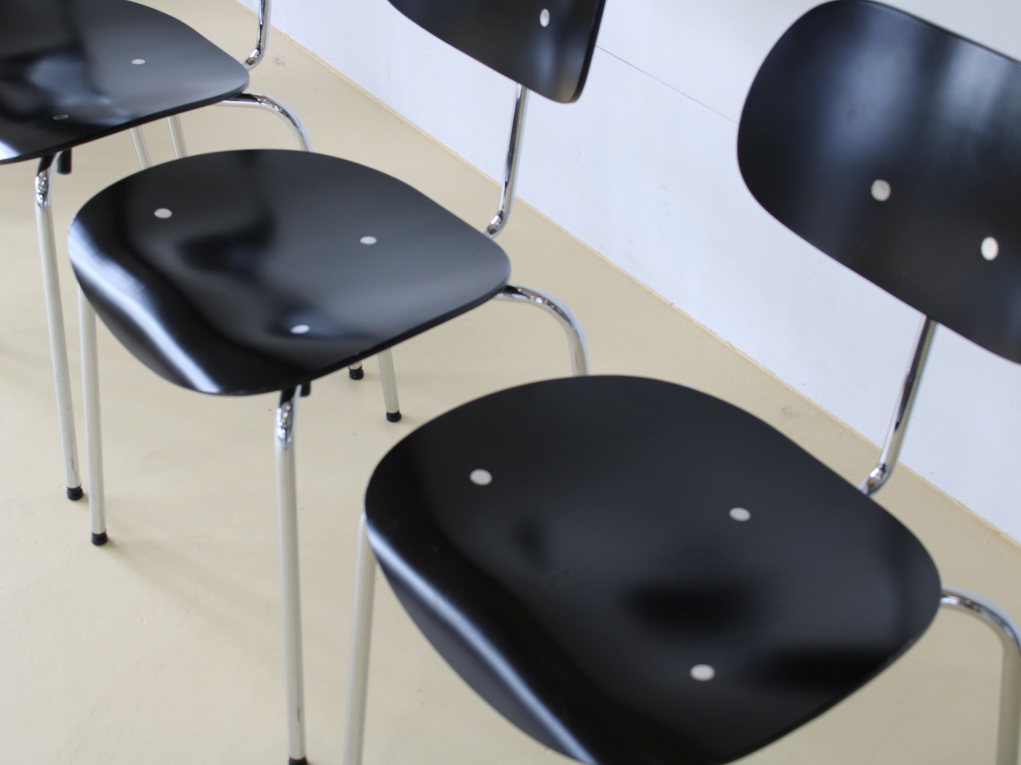 20 Egon Eiermann Stühle von Wilde & Spieth