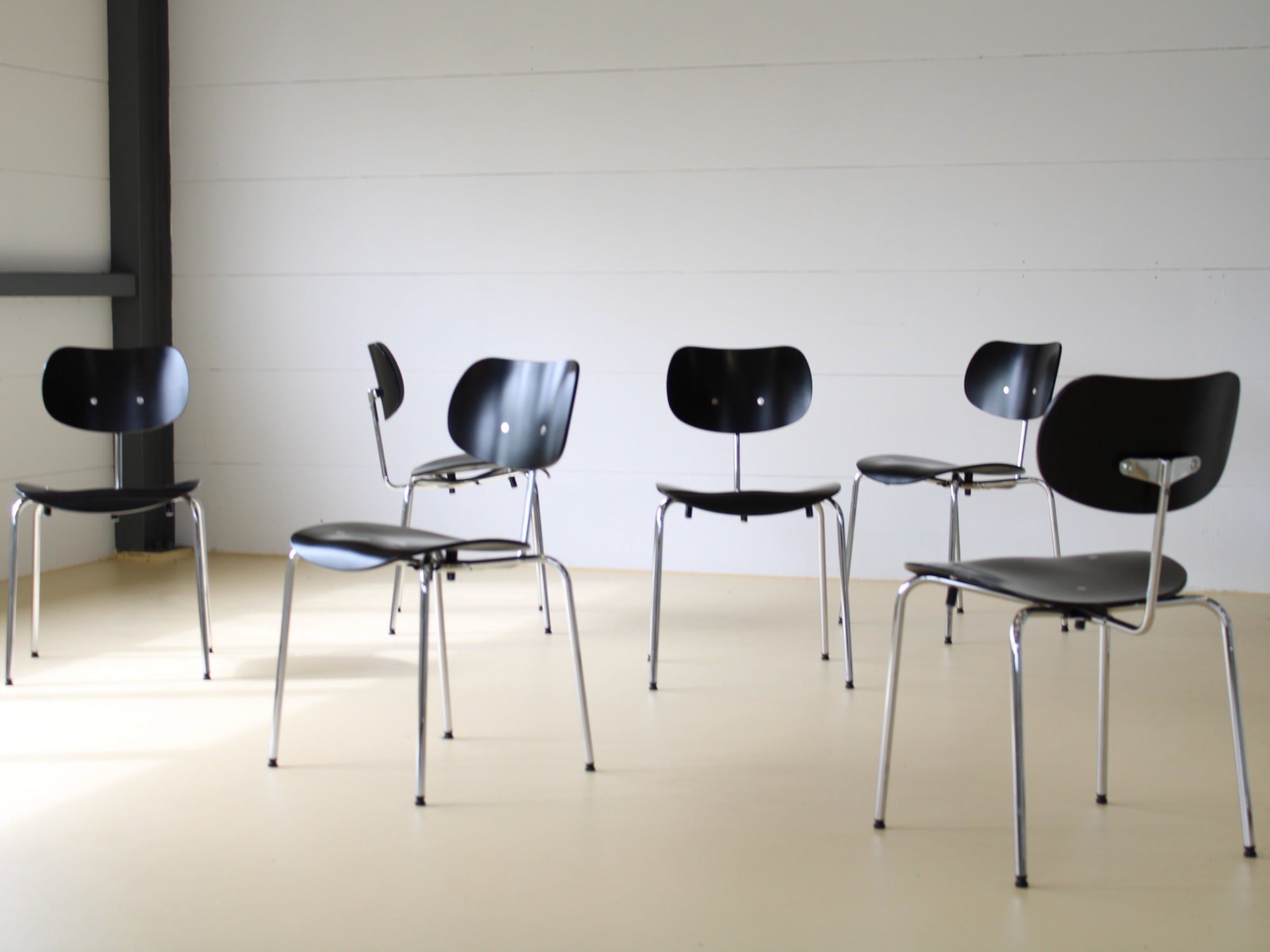 20 Egon Eiermann Stühle von Wilde & Spieth