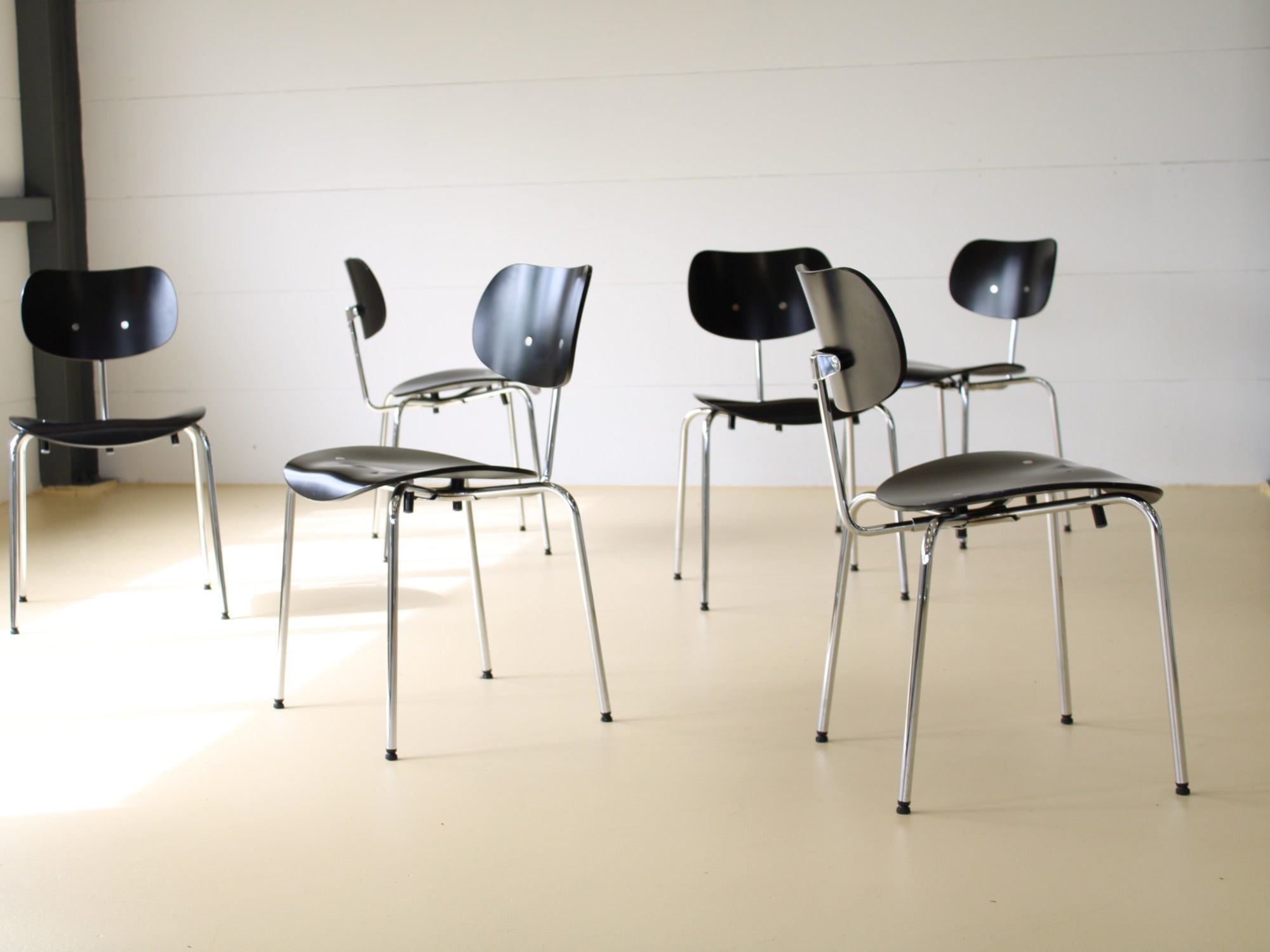 20 Egon Eiermann Stühle von Wilde & Spieth