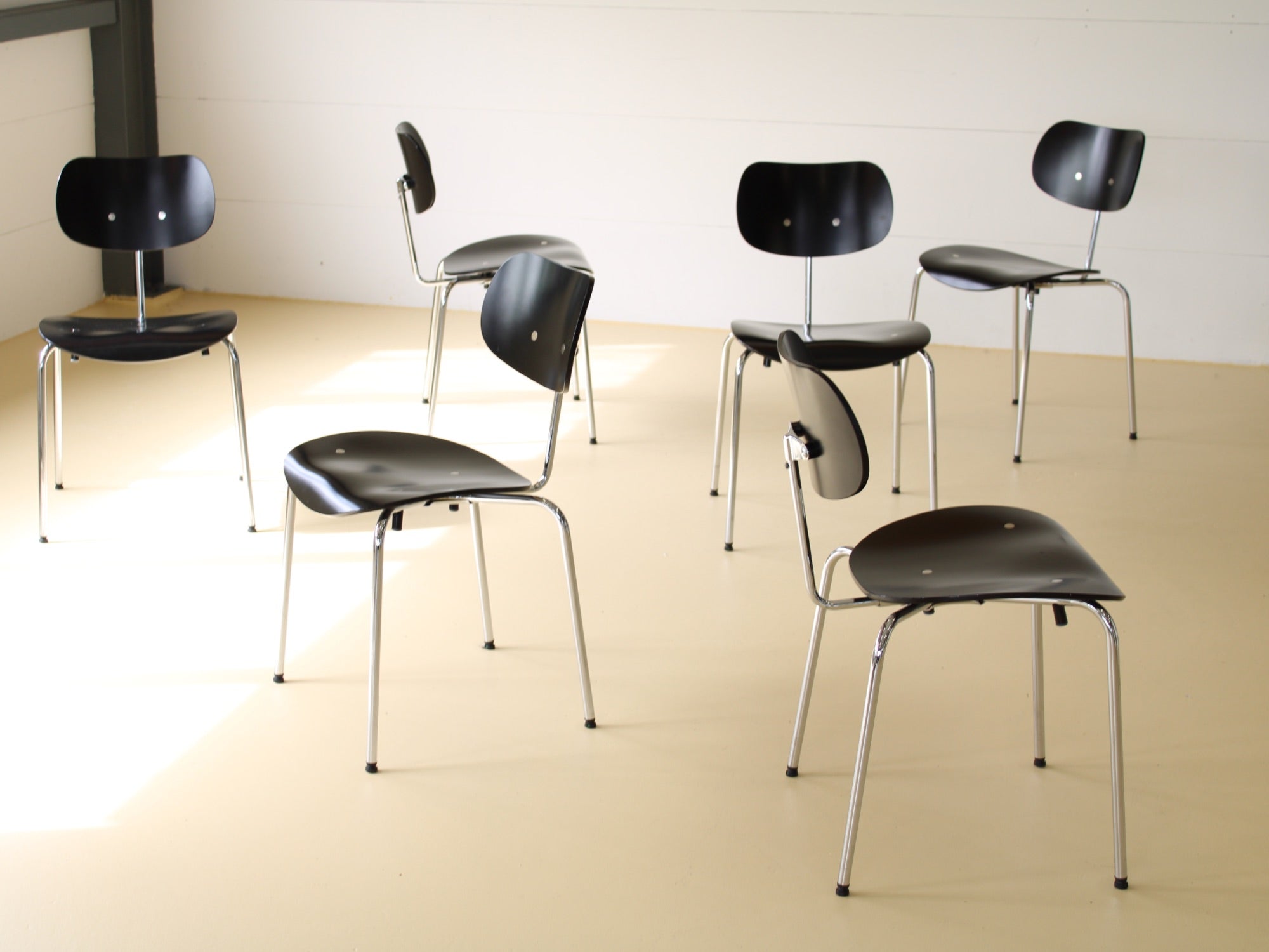 20 Egon Eiermann Stühle von Wilde & Spieth