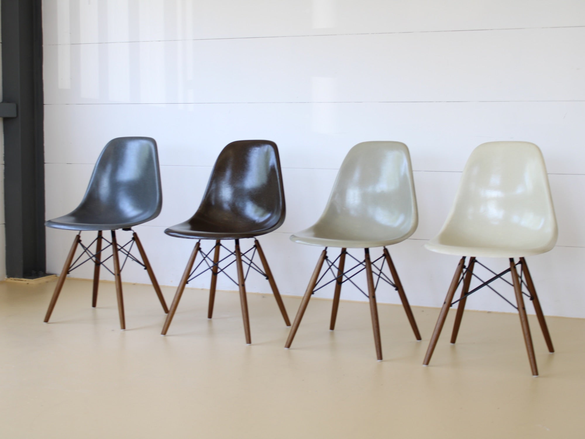 Eames Fiberglas Stühle von Hermann Miller