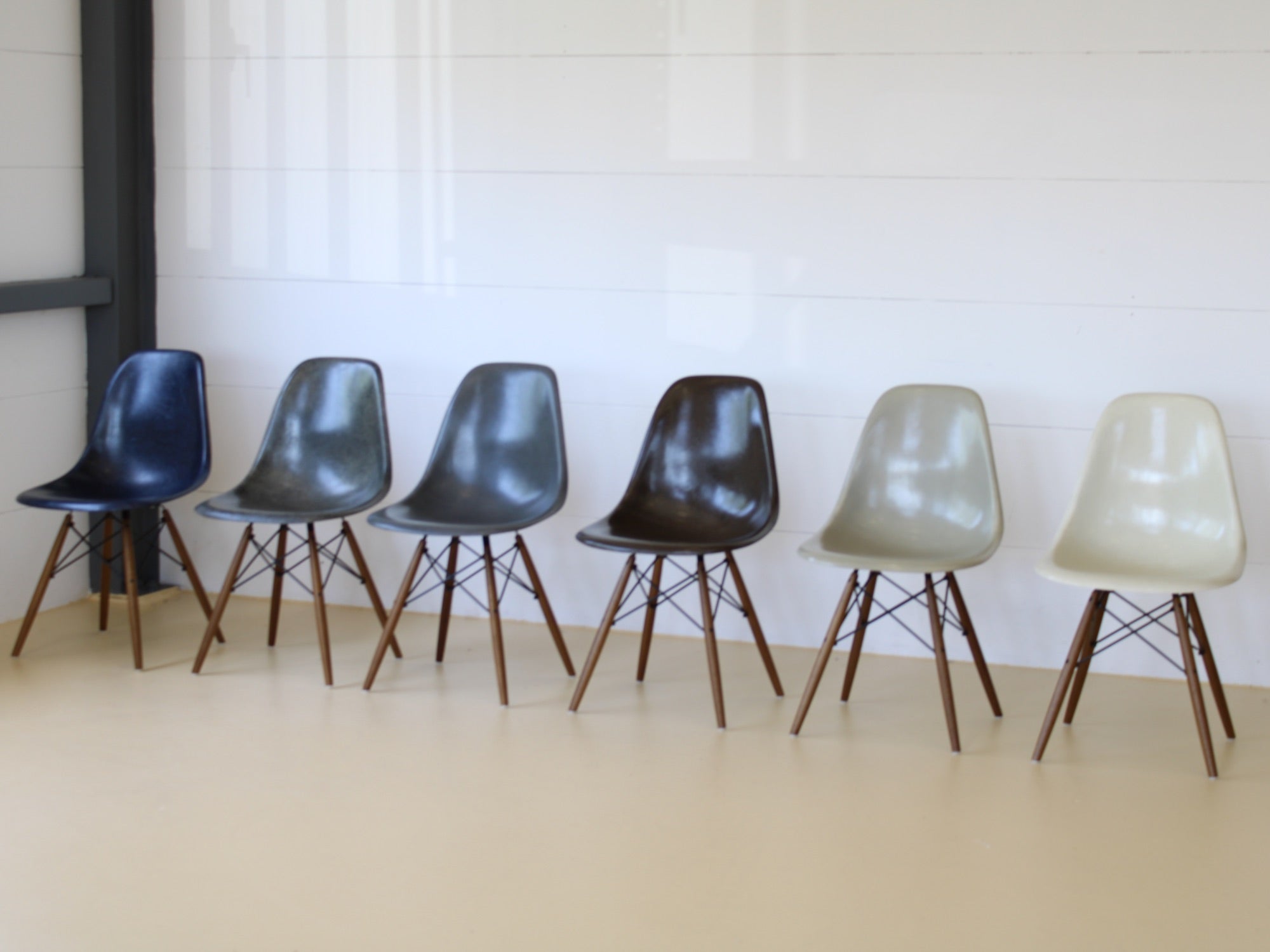 Eames Fiberglas Stühle von Hermann Miller