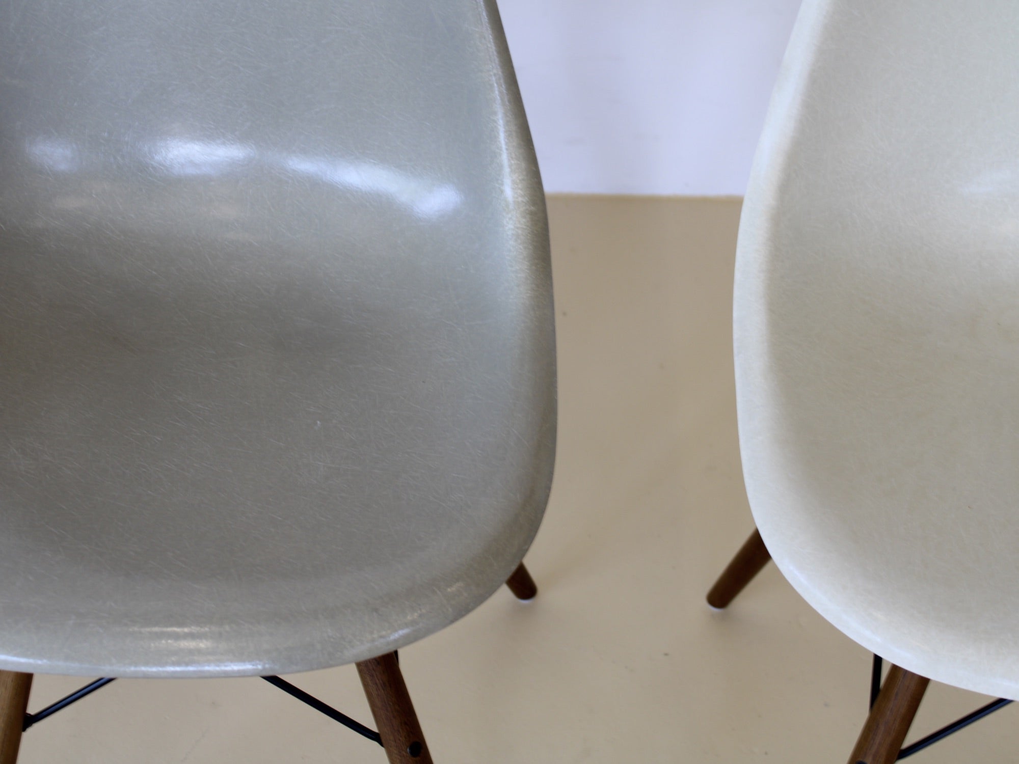 Eames Fiberglas Stühle von Hermann Miller