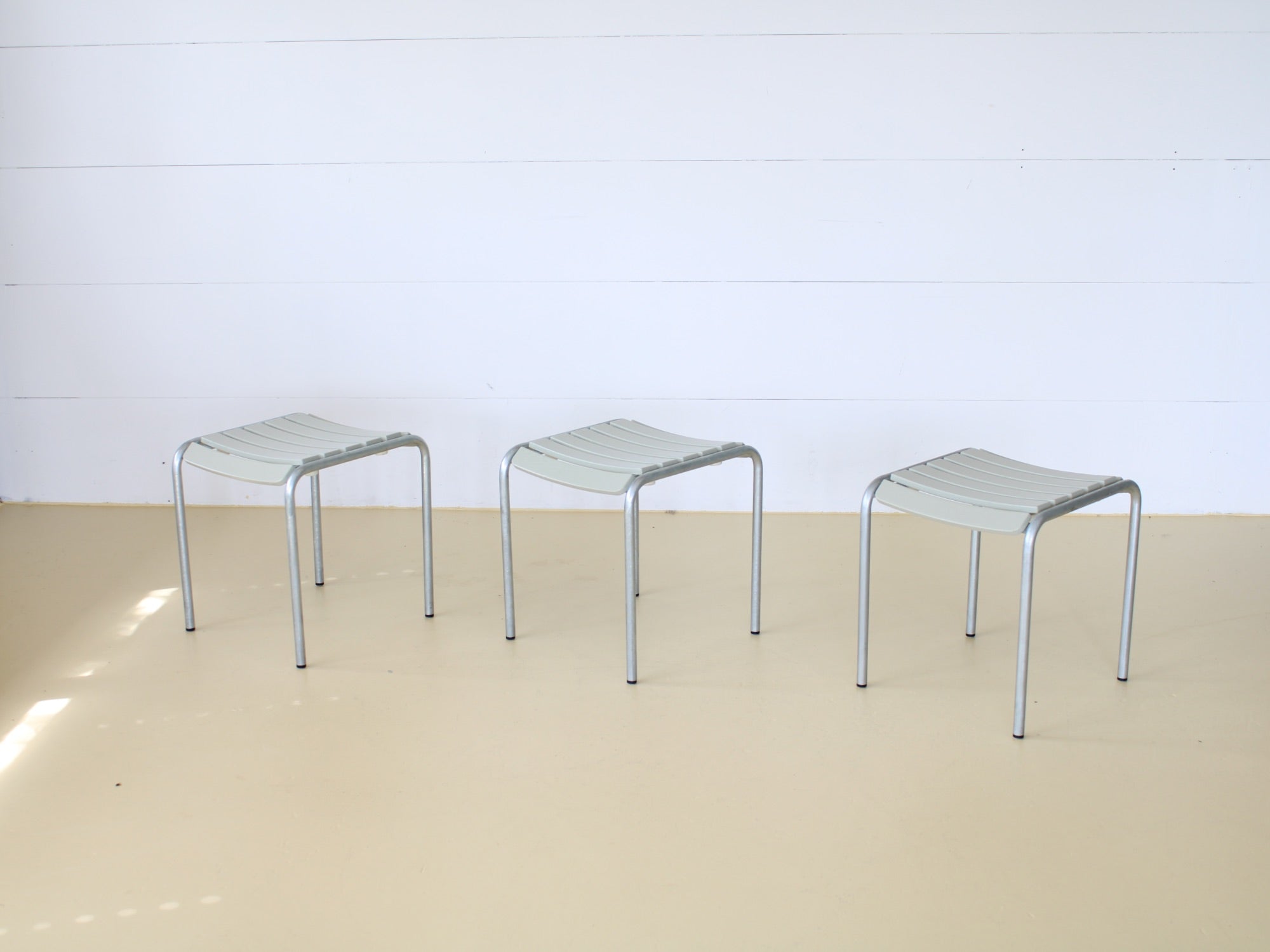 Atelier ALINEA Gartenhocker Kieselgrau 12