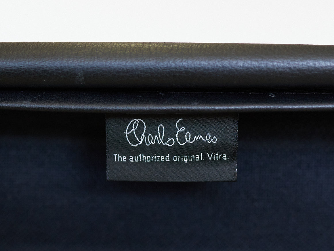 Vitra Eames Stuhl EA 108