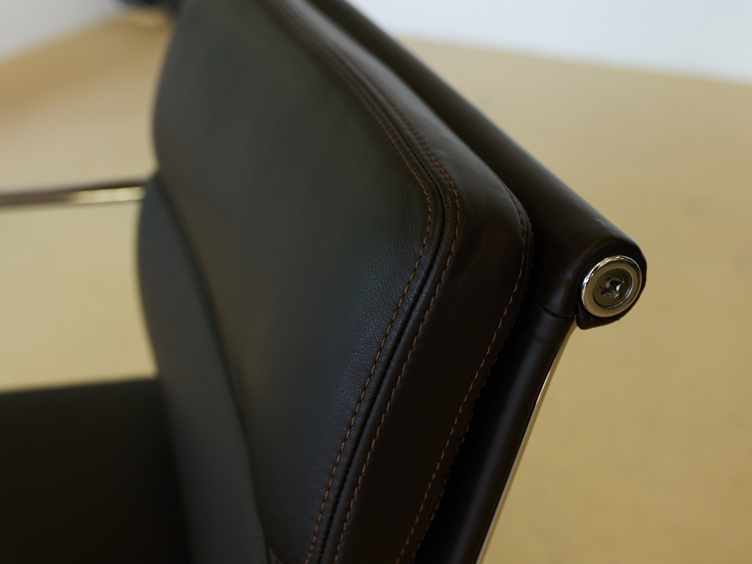 Vitra Eames Soft Pad Stuhl, EA 208