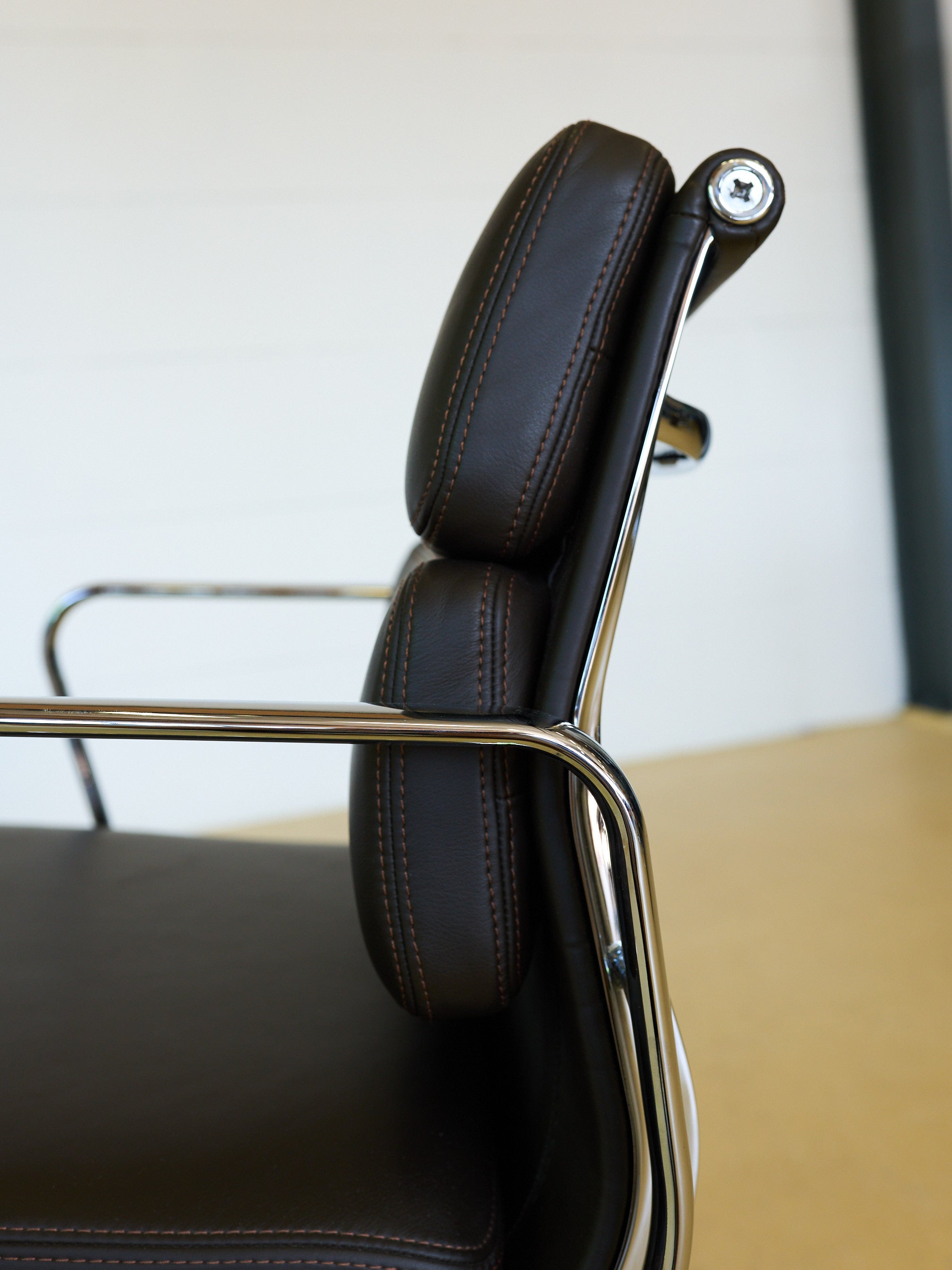 Vitra Eames Soft Pad Stuhl, EA 208