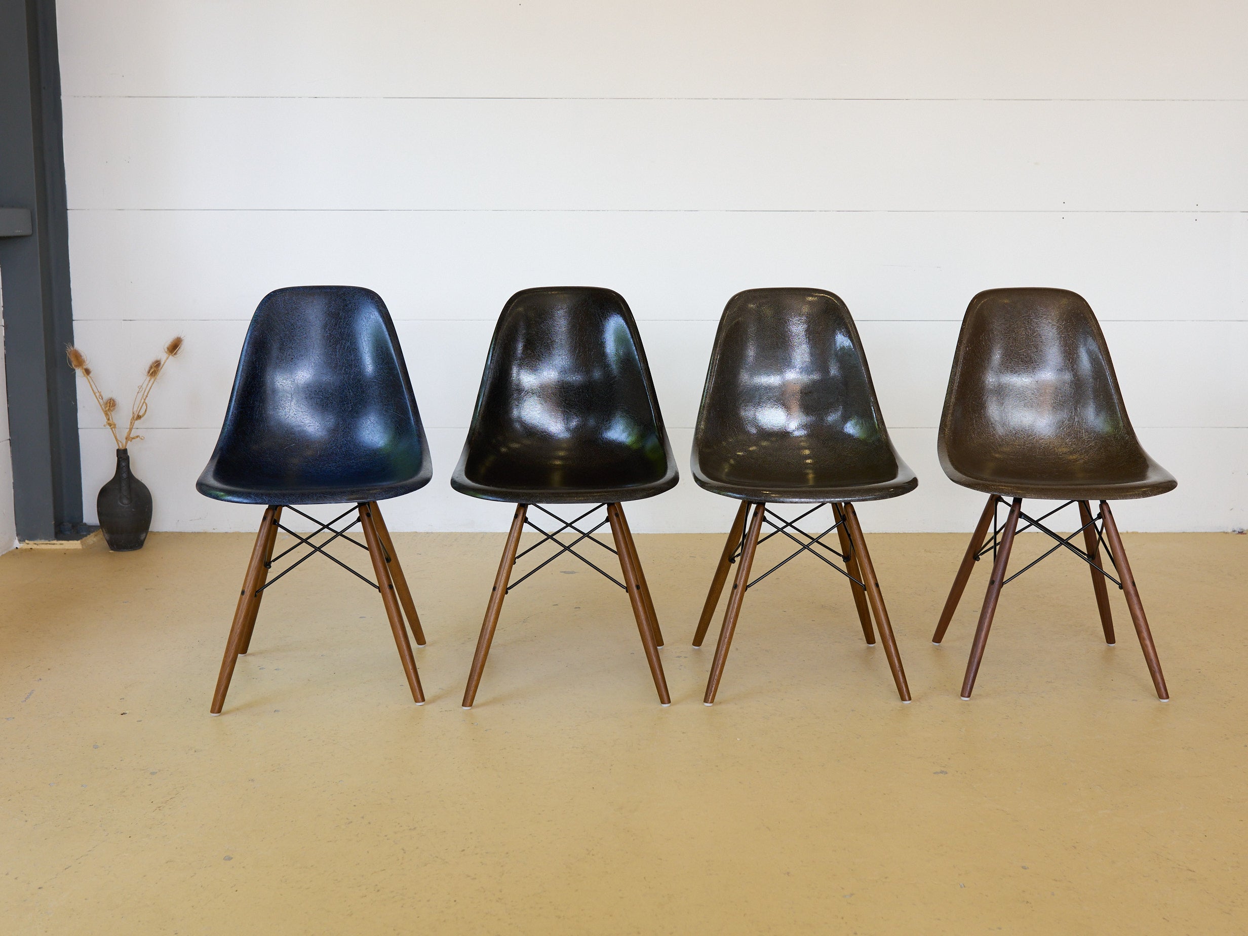 Eames Fiberglas Stühle von Hermann Miller