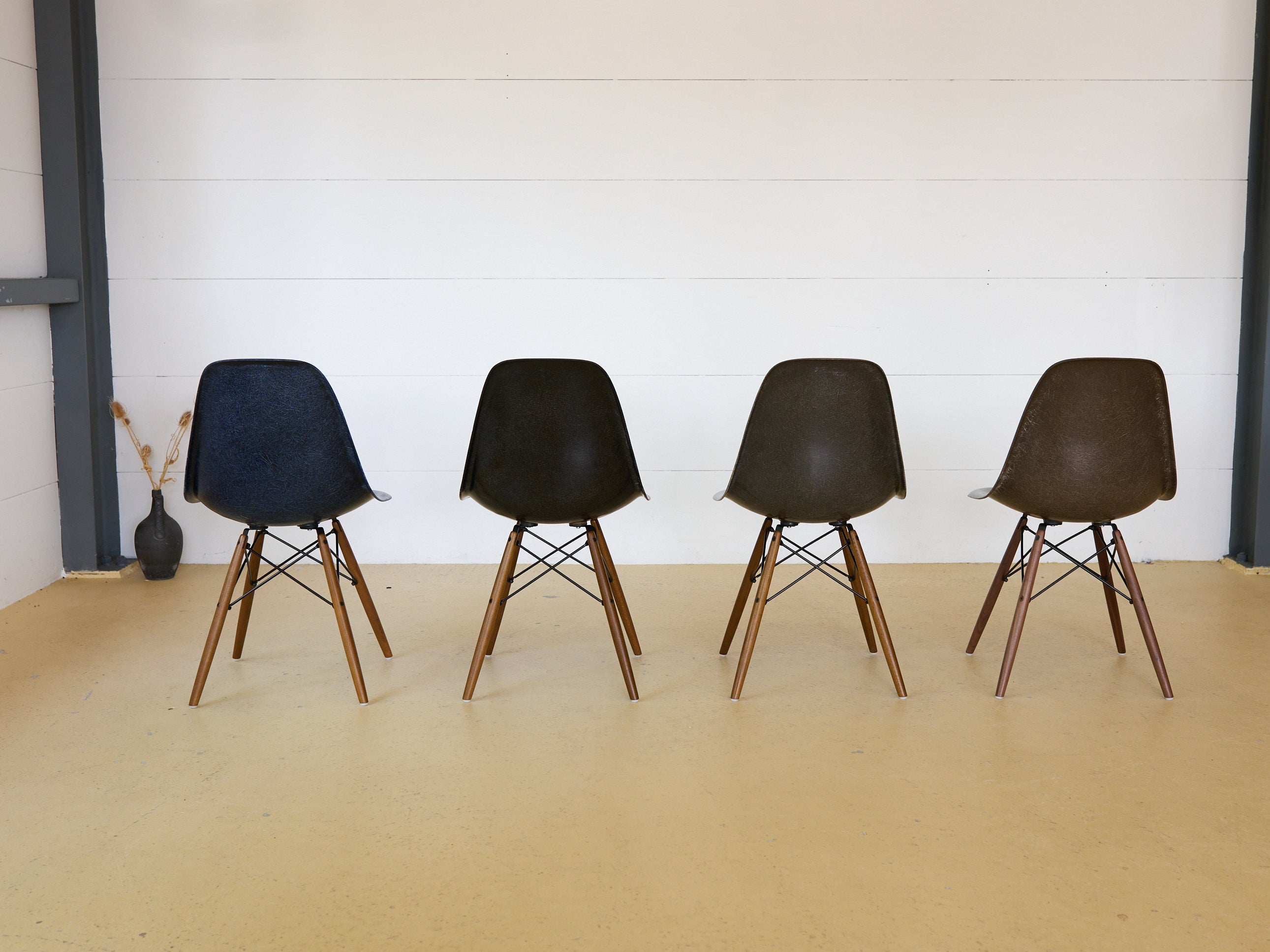 Eames Fiberglas Stühle von Hermann Miller