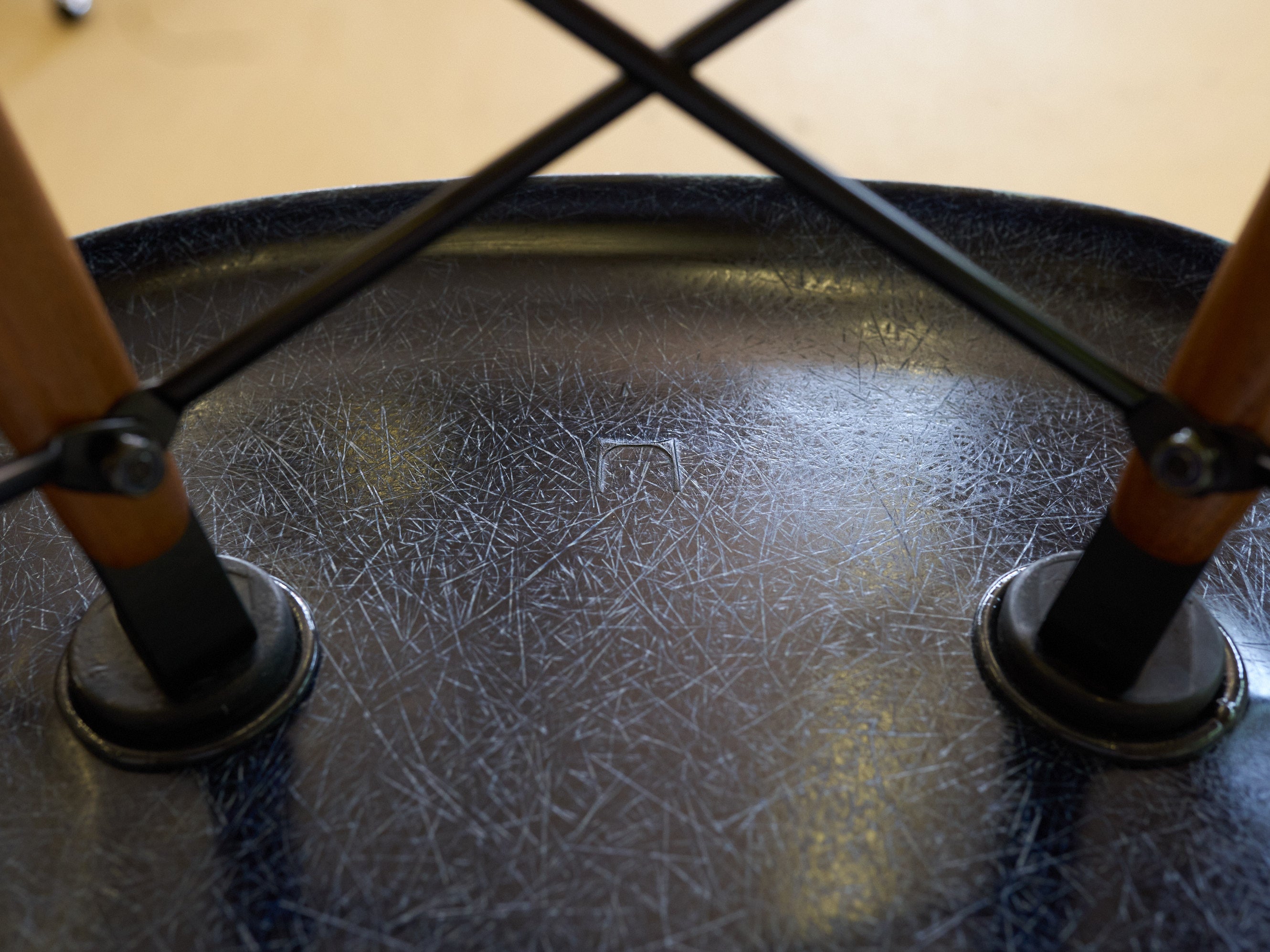 Eames Fiberglas Stühle von Hermann Miller