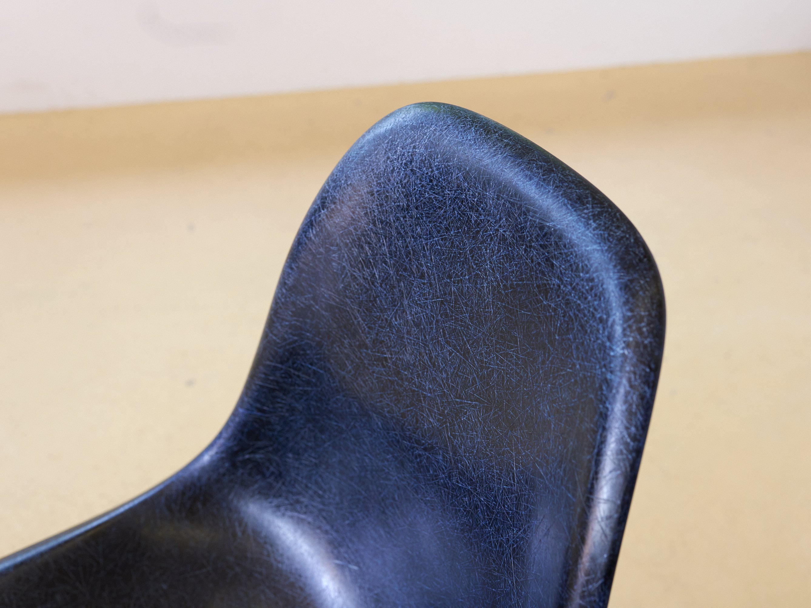 Eames Fiberglas Stühle von Hermann Miller