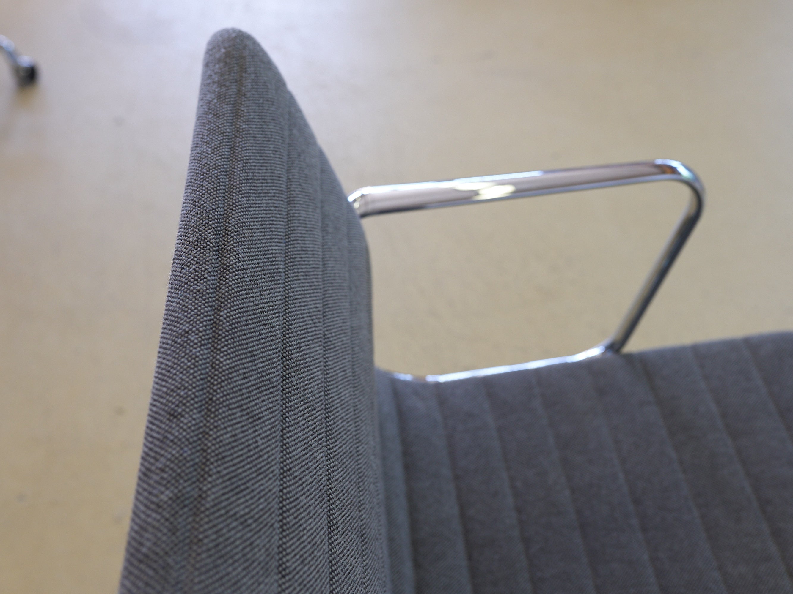 Vitra Eames Bürostühle EA 117