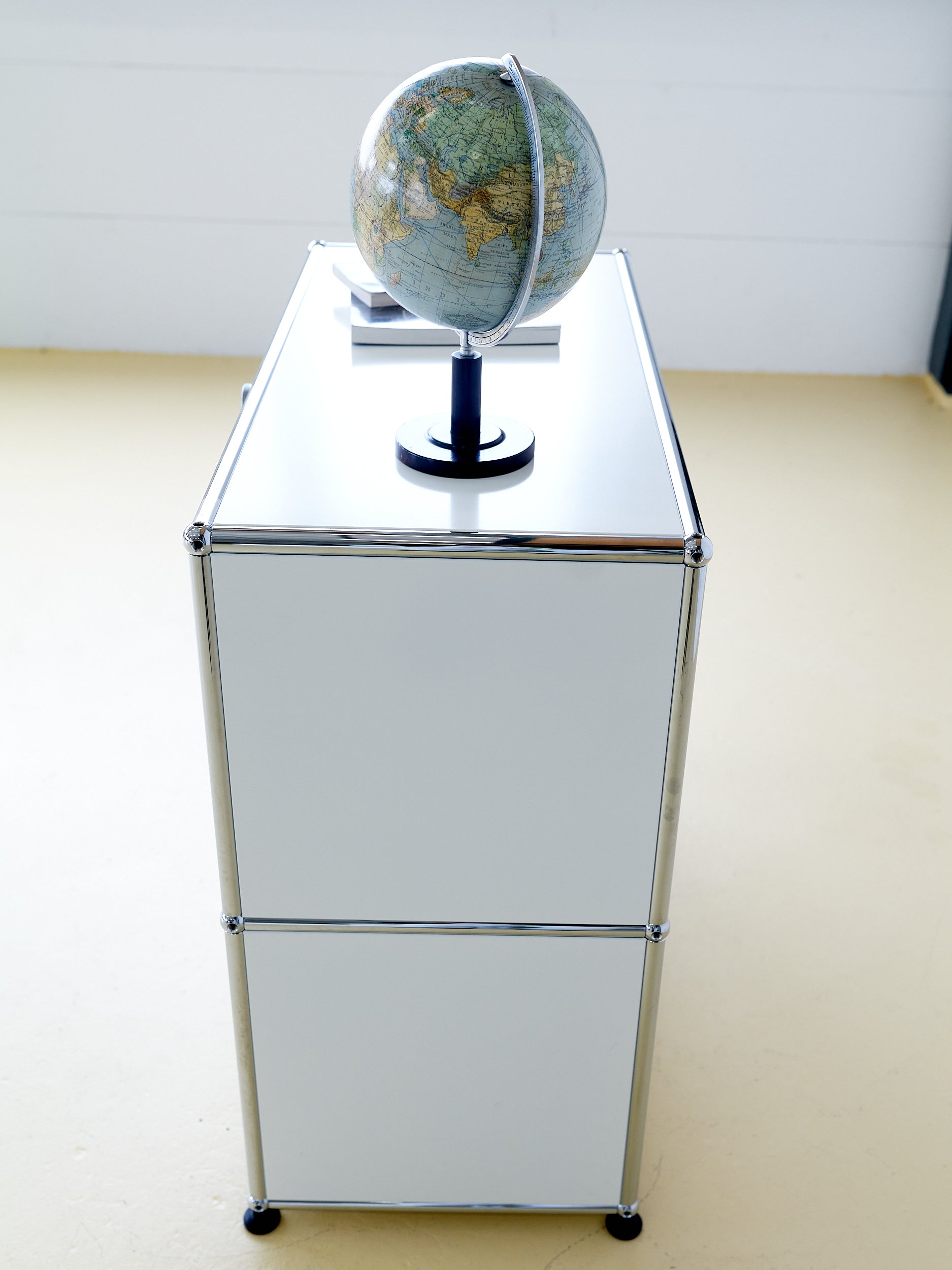 USM Haller Sideboard 2x1 mit Auszugtablar Reinweiss 7