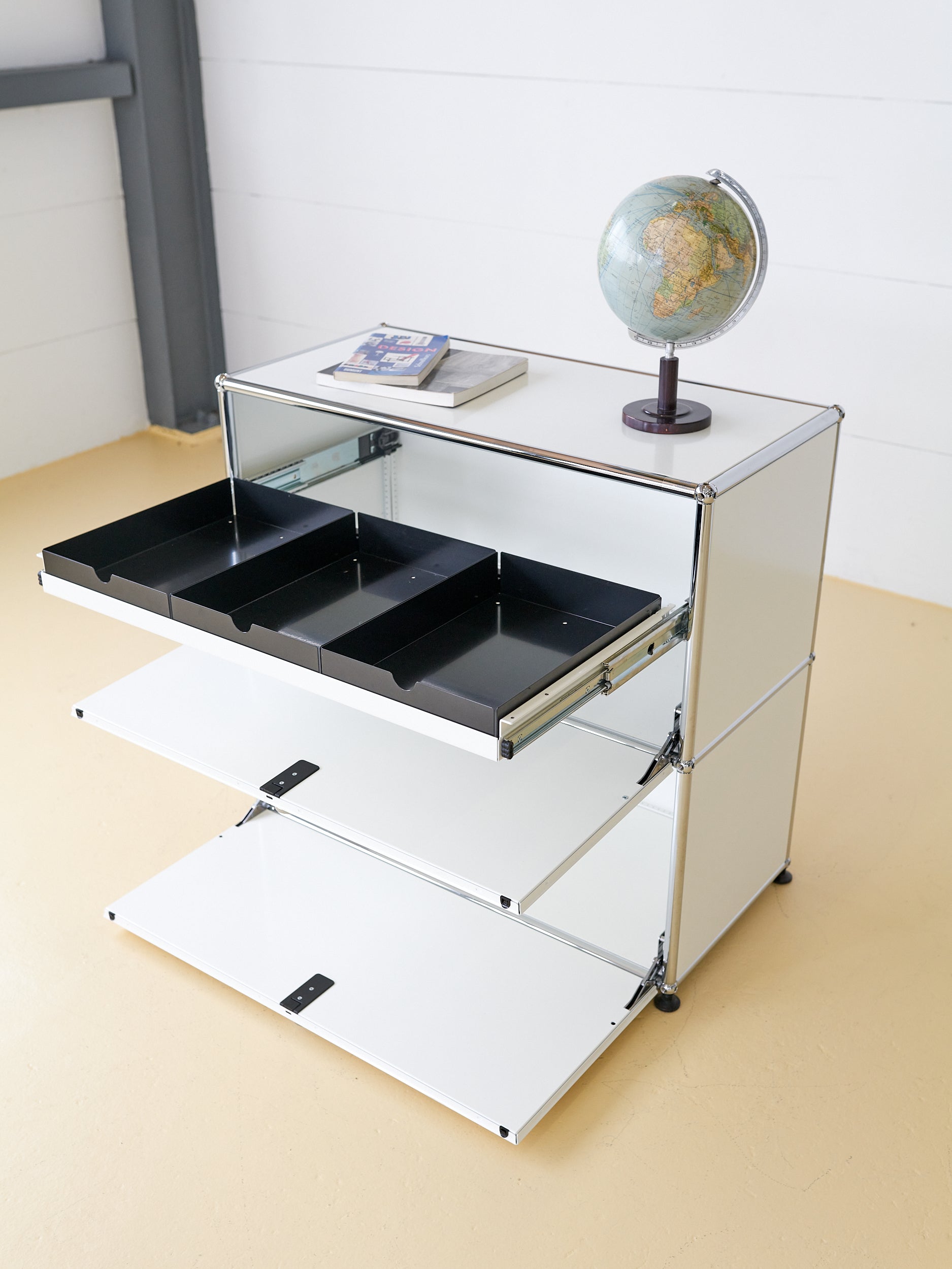 USM Haller Sideboard 2x1 mit Auszugtablar Reinweiss 13