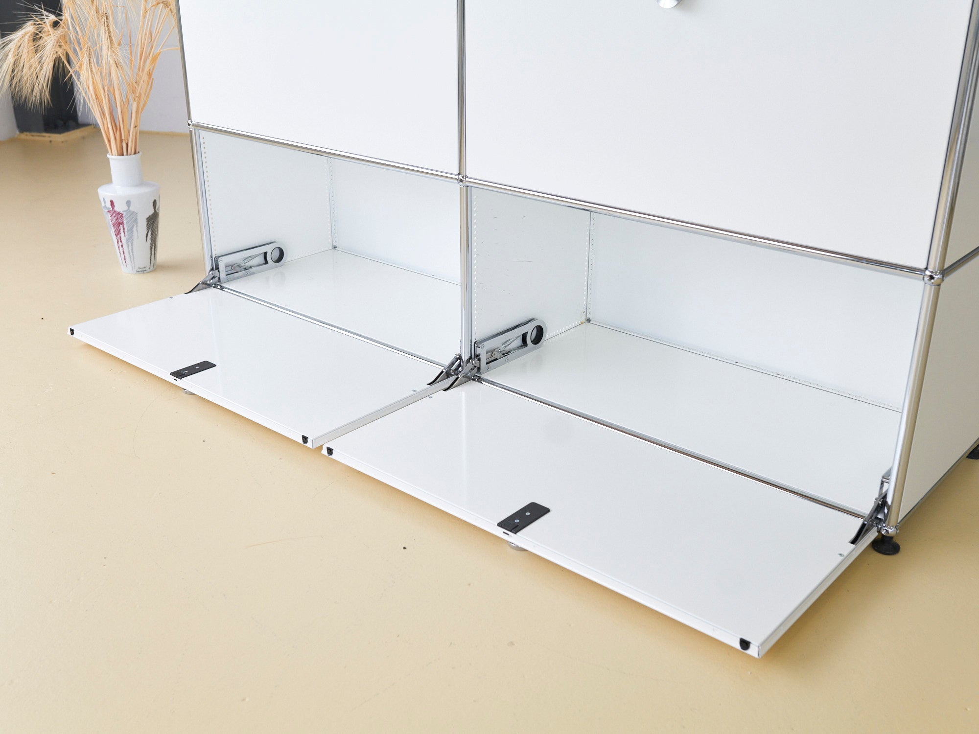 USM Sideboard in Reinweiss