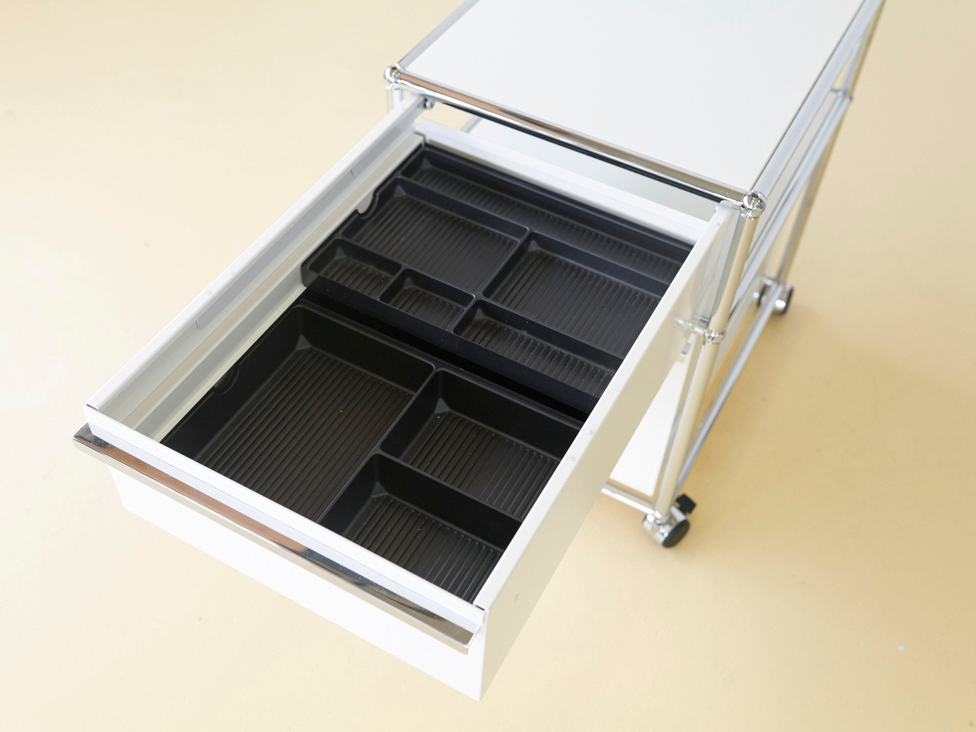 USM Korpus in Reinweiss