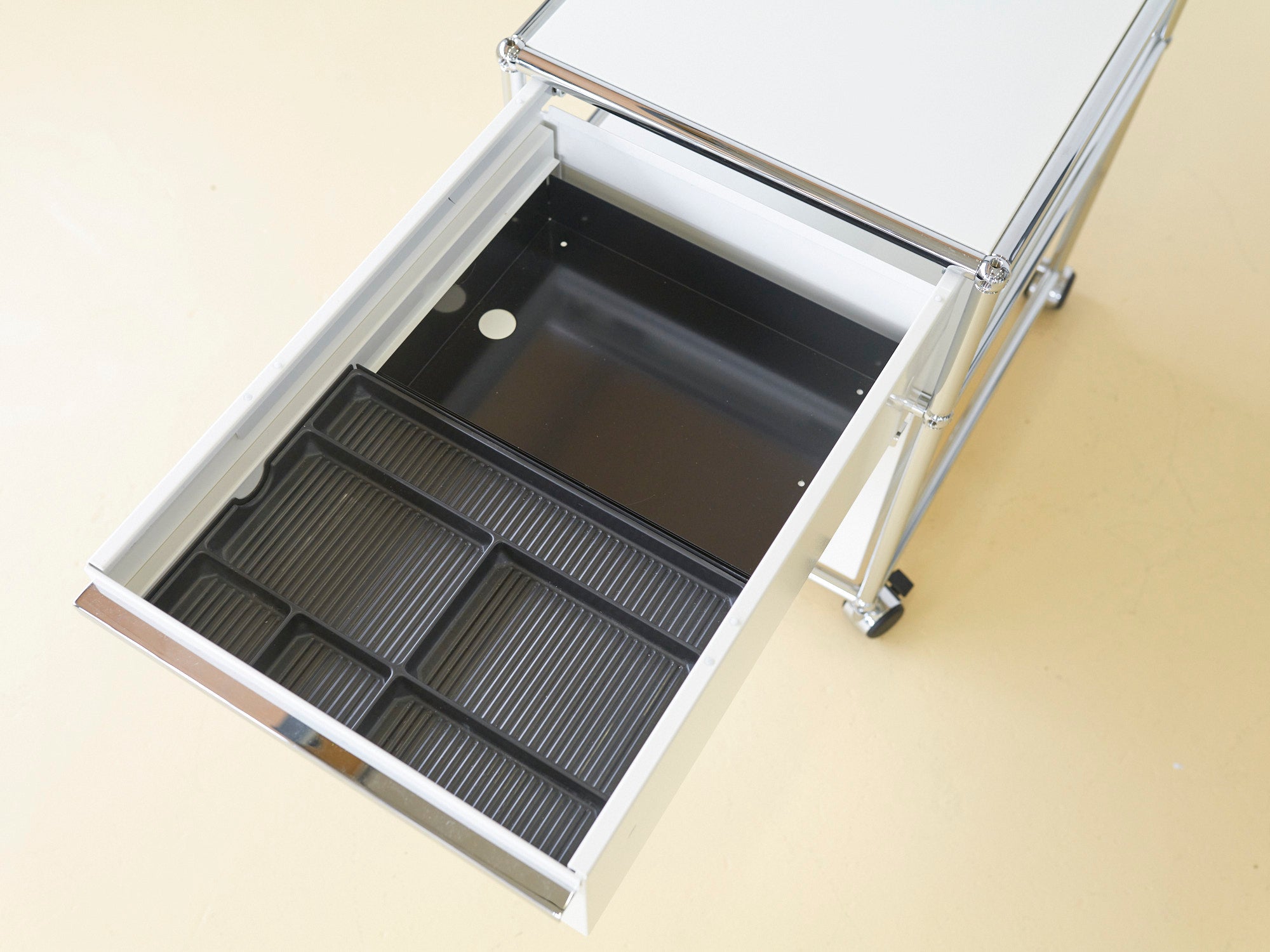 USM Korpus in Reinweiss