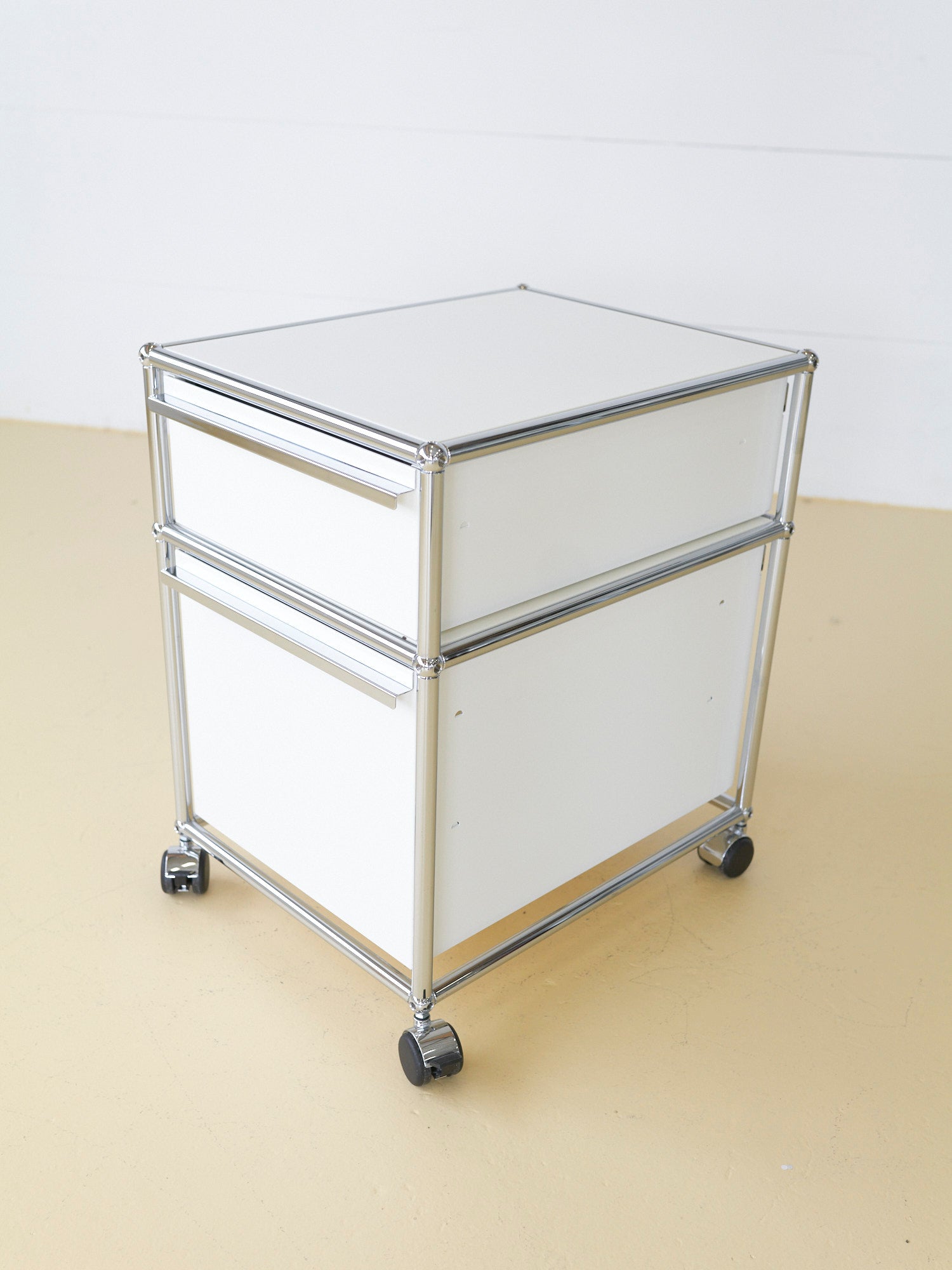 USM Korpus in Reinweiss