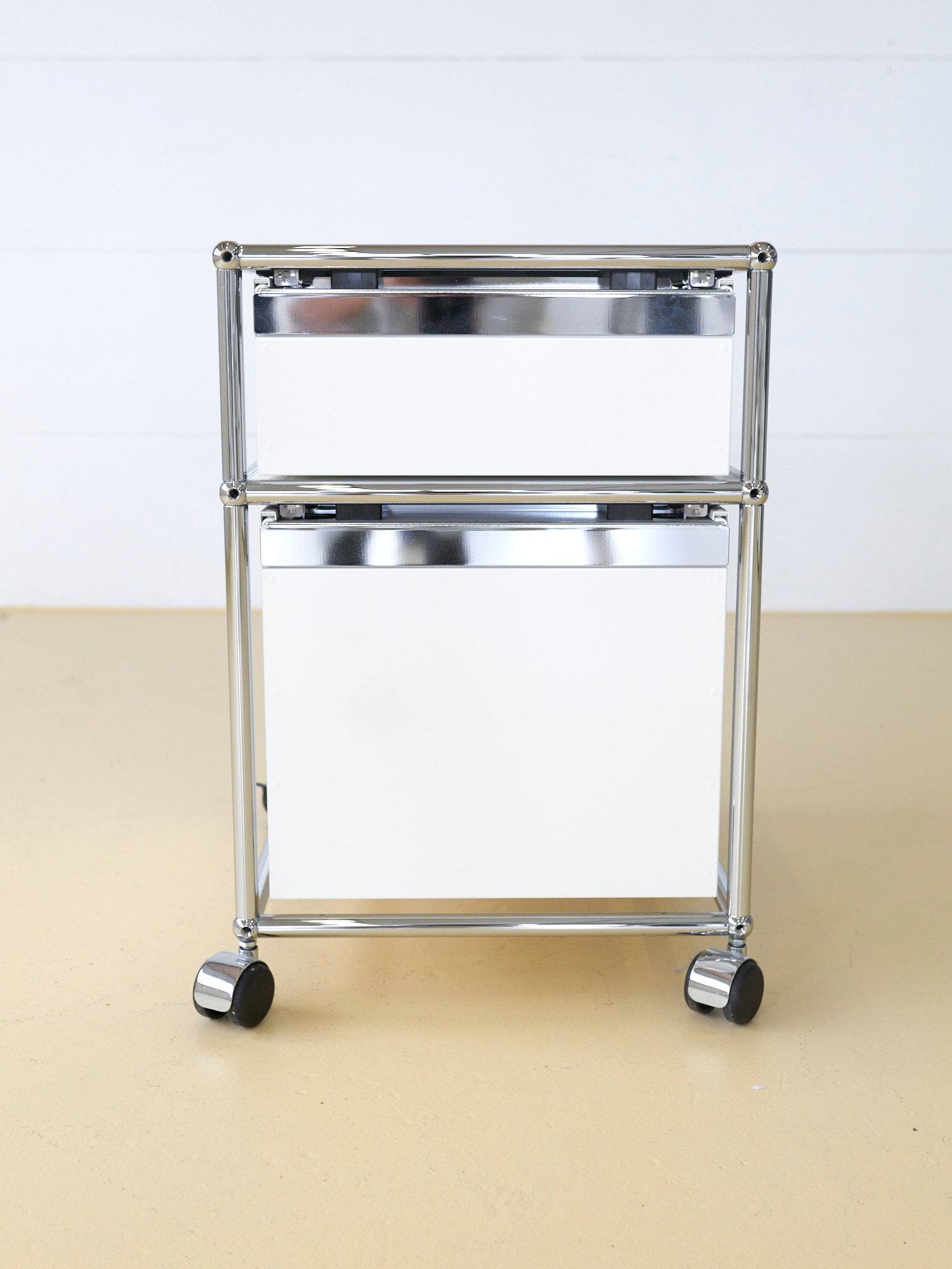 USM Korpus in Reinweiss