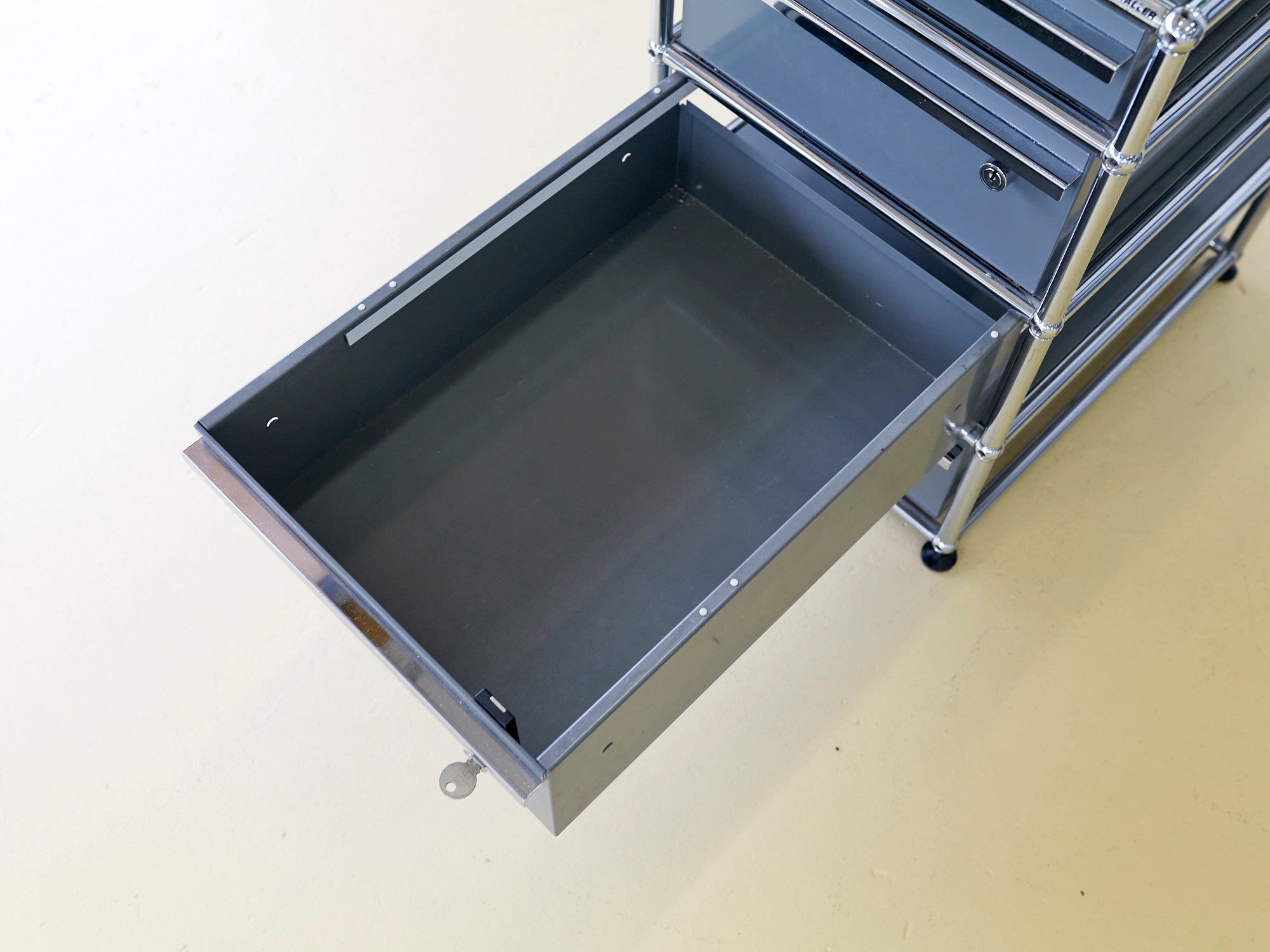 USM Korpus in Mittelgrau