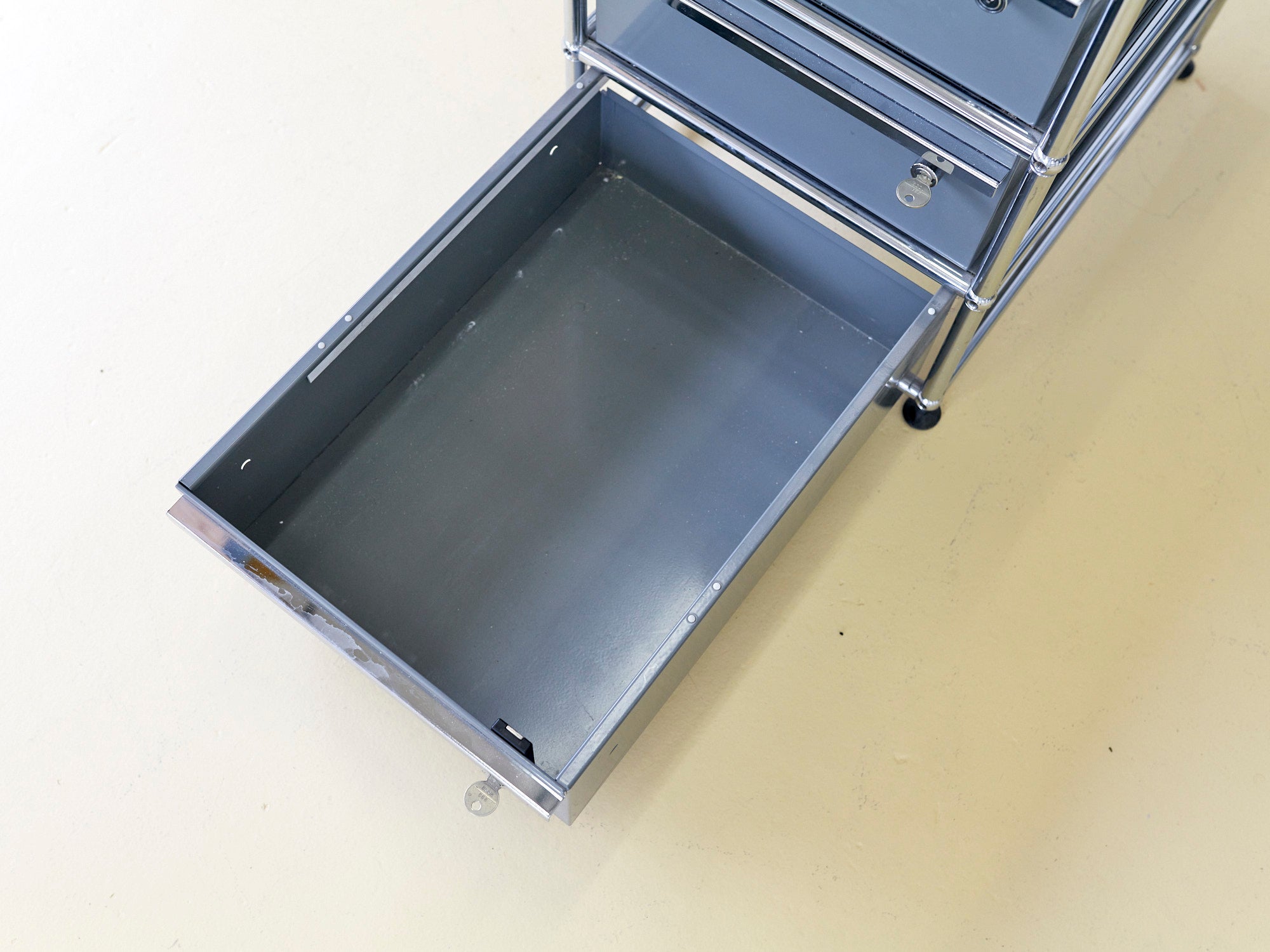 USM Korpus in Mittelgrau