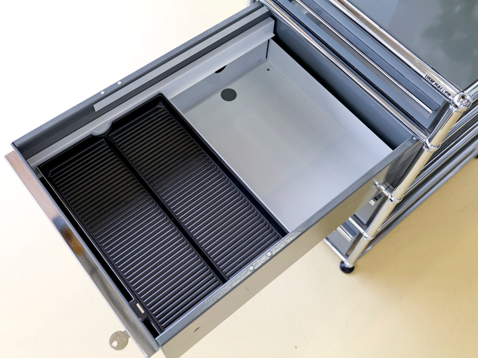 USM Korpus in Mittelgrau