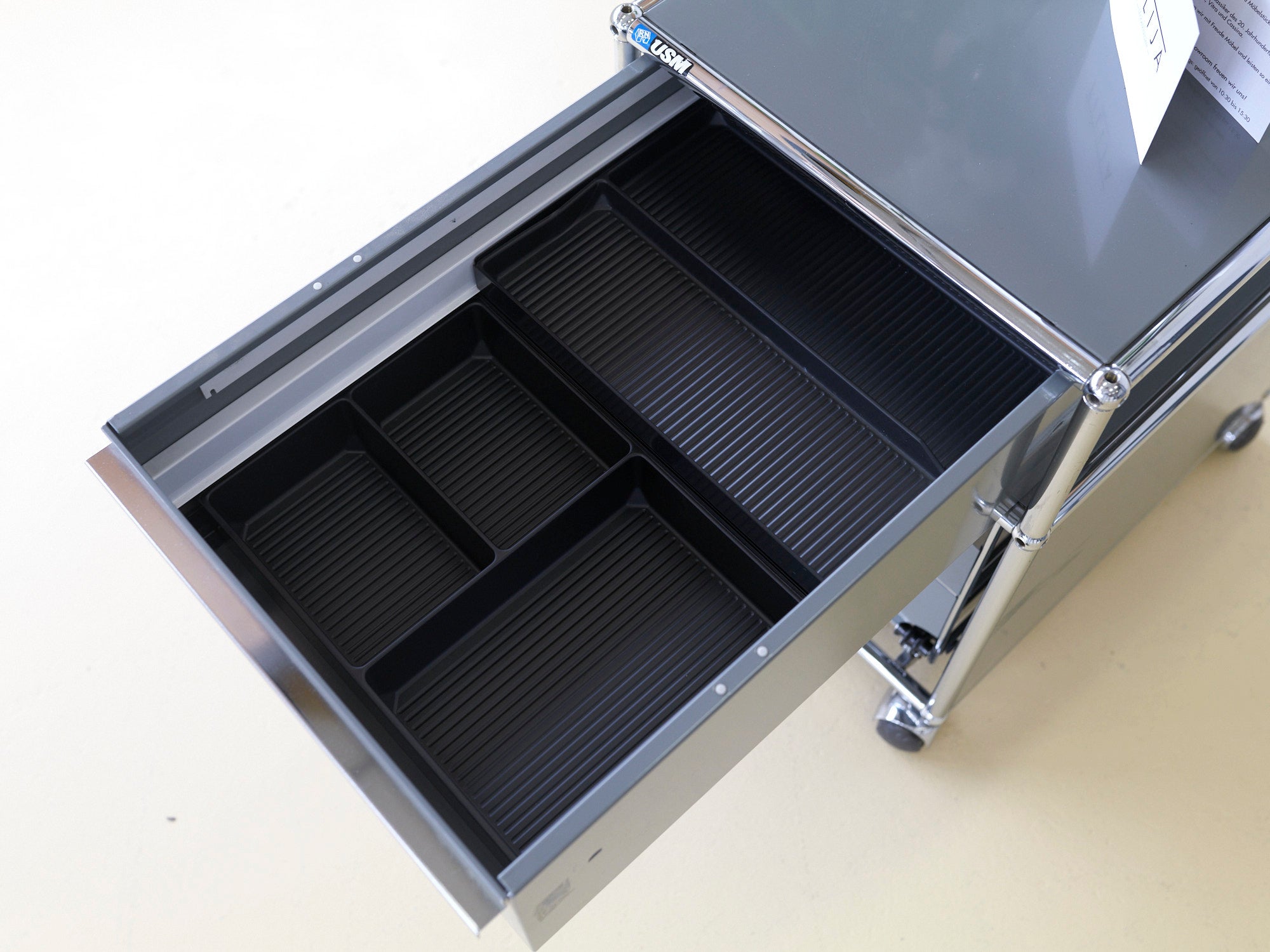 USM Roll-Korpus in Mittelgrau