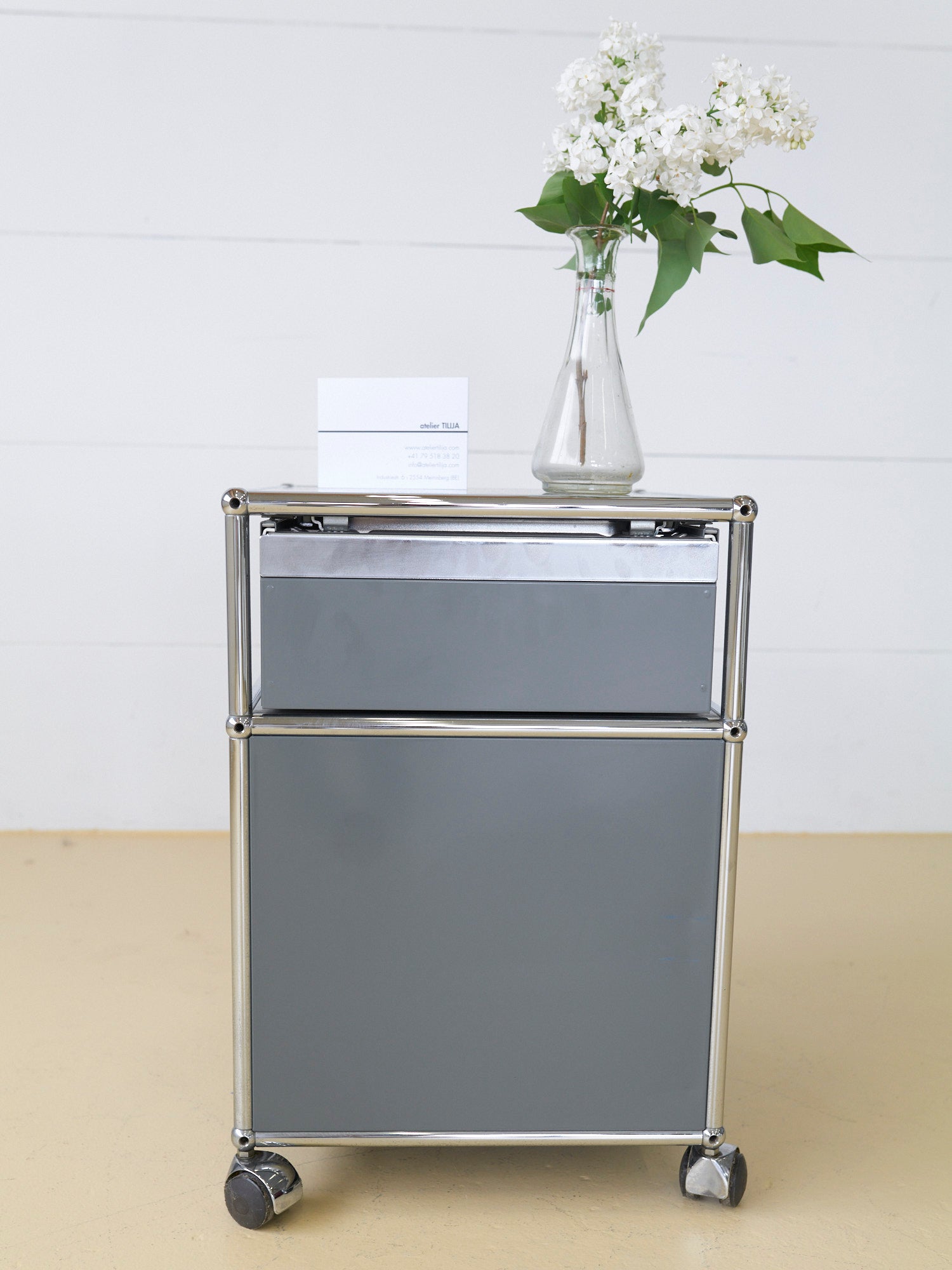 USM Roll-Korpus in Mittelgrau